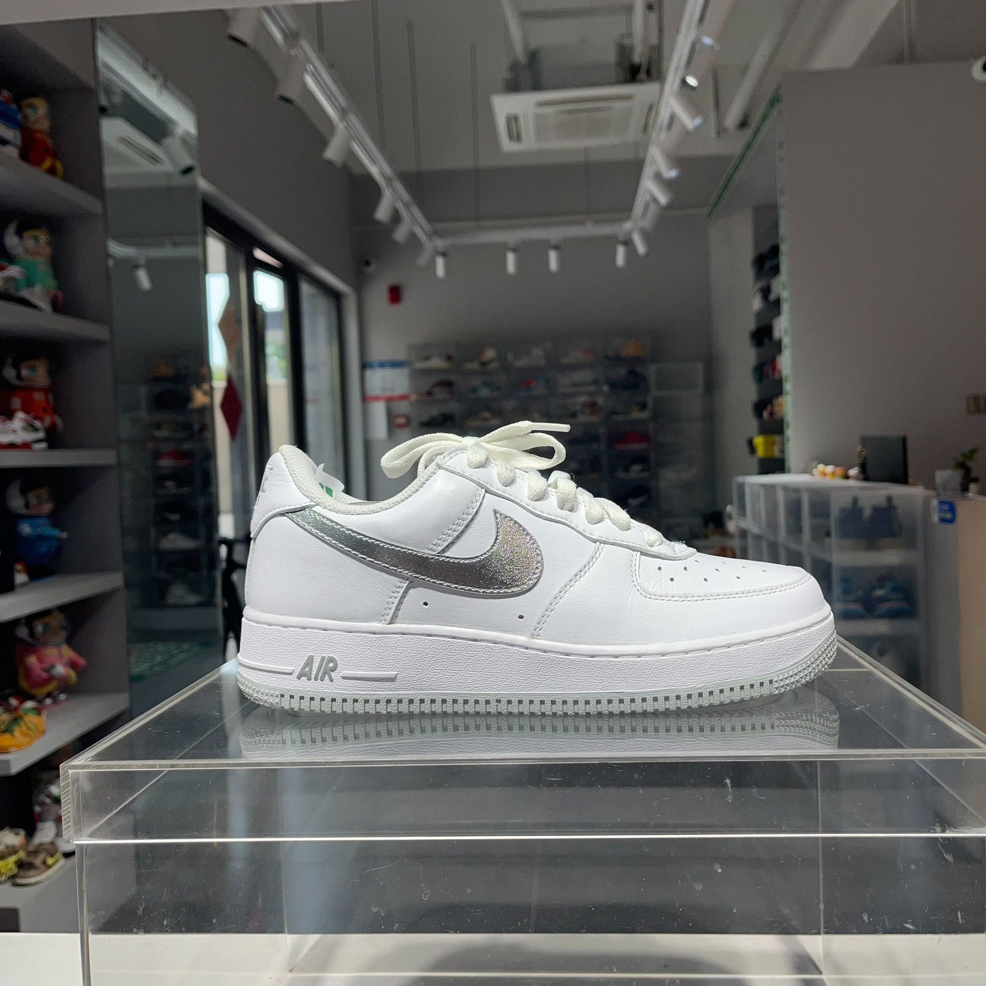 Nike Nike White Lowtop Sneakers 40 Men Size US 7.5 / EU 40-41 - 5 Thumbnail
