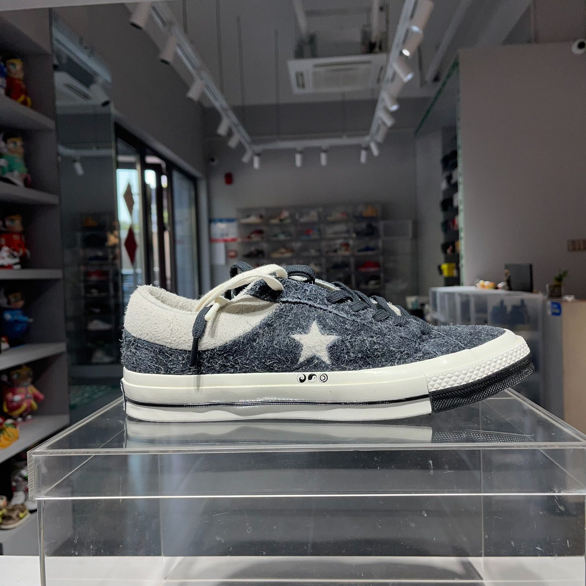 Converse Converse Collab Lowtop Sneakers 12 Men Size US 12 / EU 45 - 5 Thumbnail