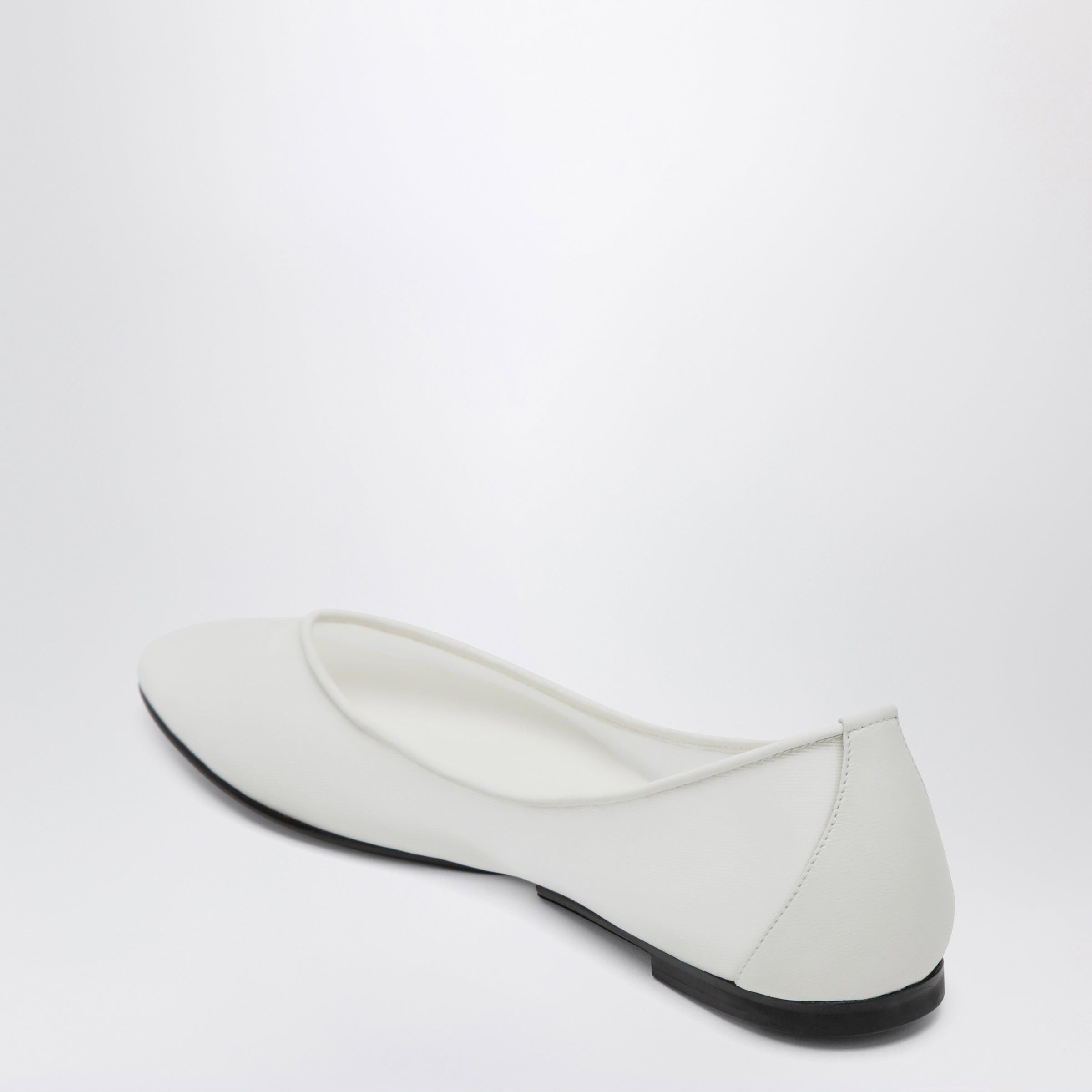 Jacquemus Jacquemus Pointed Ballerina Flats In White Calfskin Size US 10 / IT 40 - 2 Thumbnail
