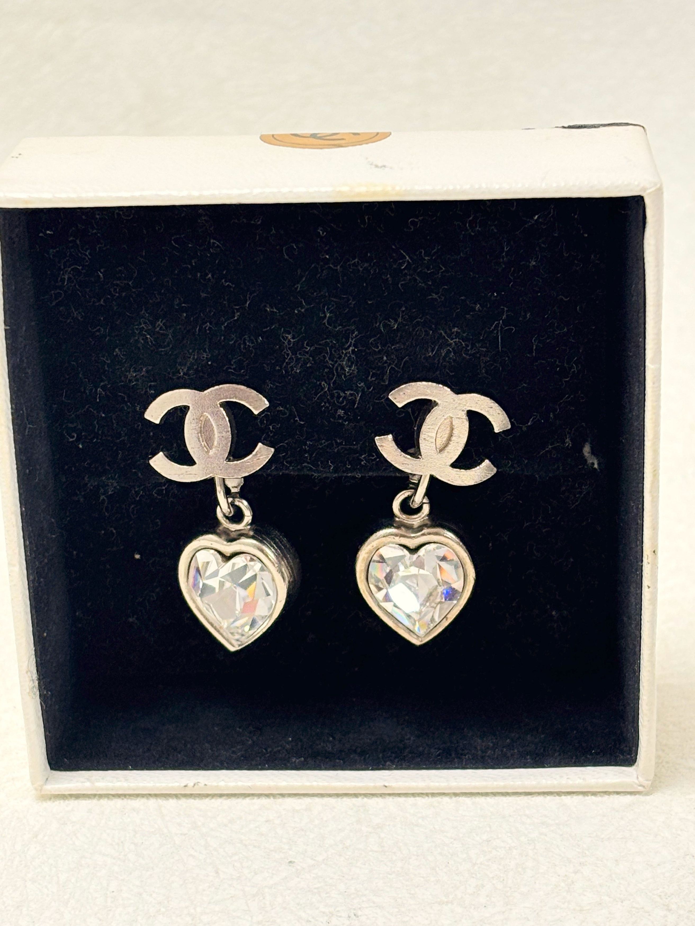 Chanel Boucles d'oreilles coeurs Size ONE SIZE - 7 Thumbnail