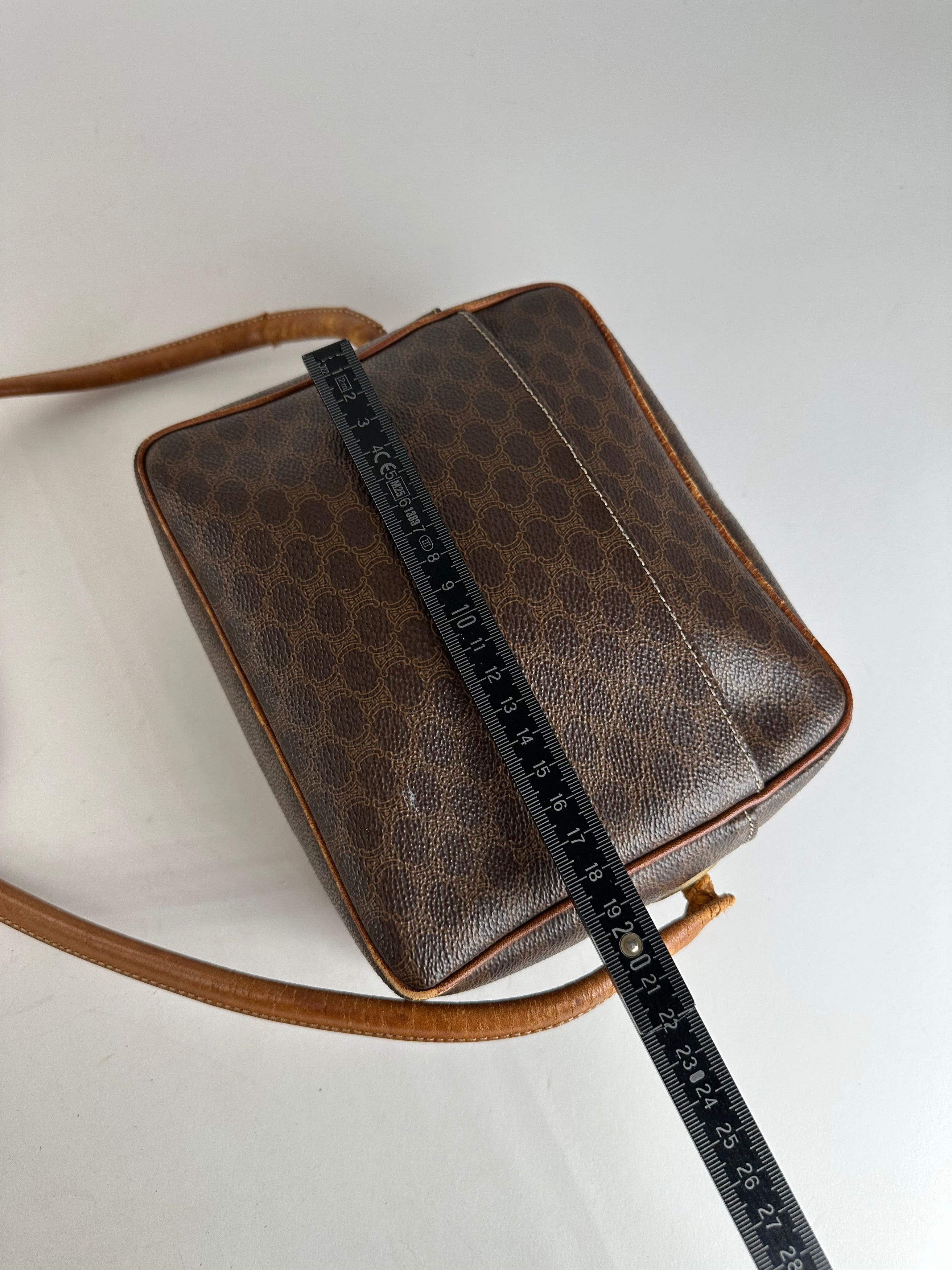 Celine Vintage Paris Triomphe Monogram Leather Shoulder Bag Brown Size ONE SIZE - 12 Thumbnail