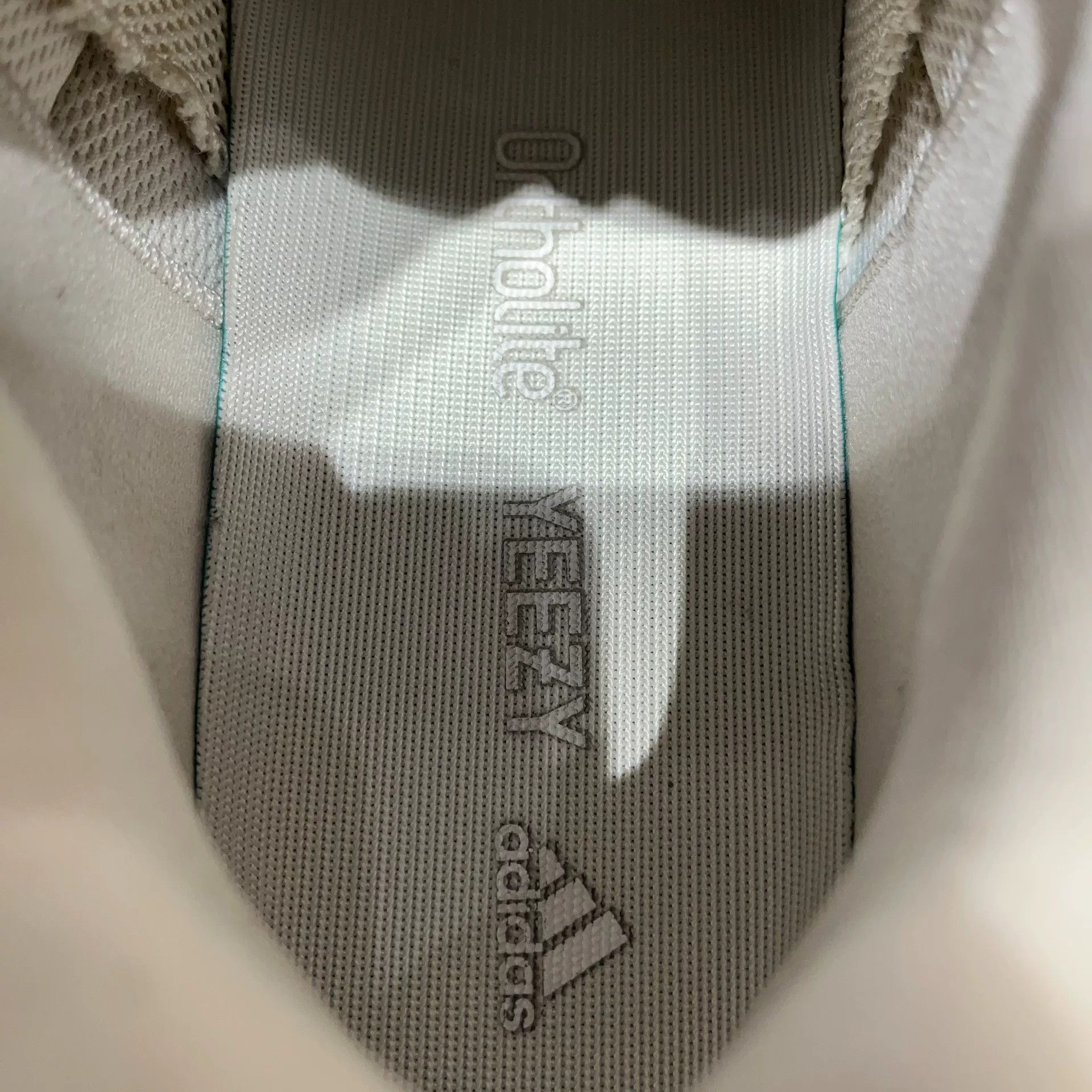 Adidas Adidas YEEZY Lowtop Sneakers 9.5 Men Size US 9.5 / EU 42-43 - 8 Thumbnail