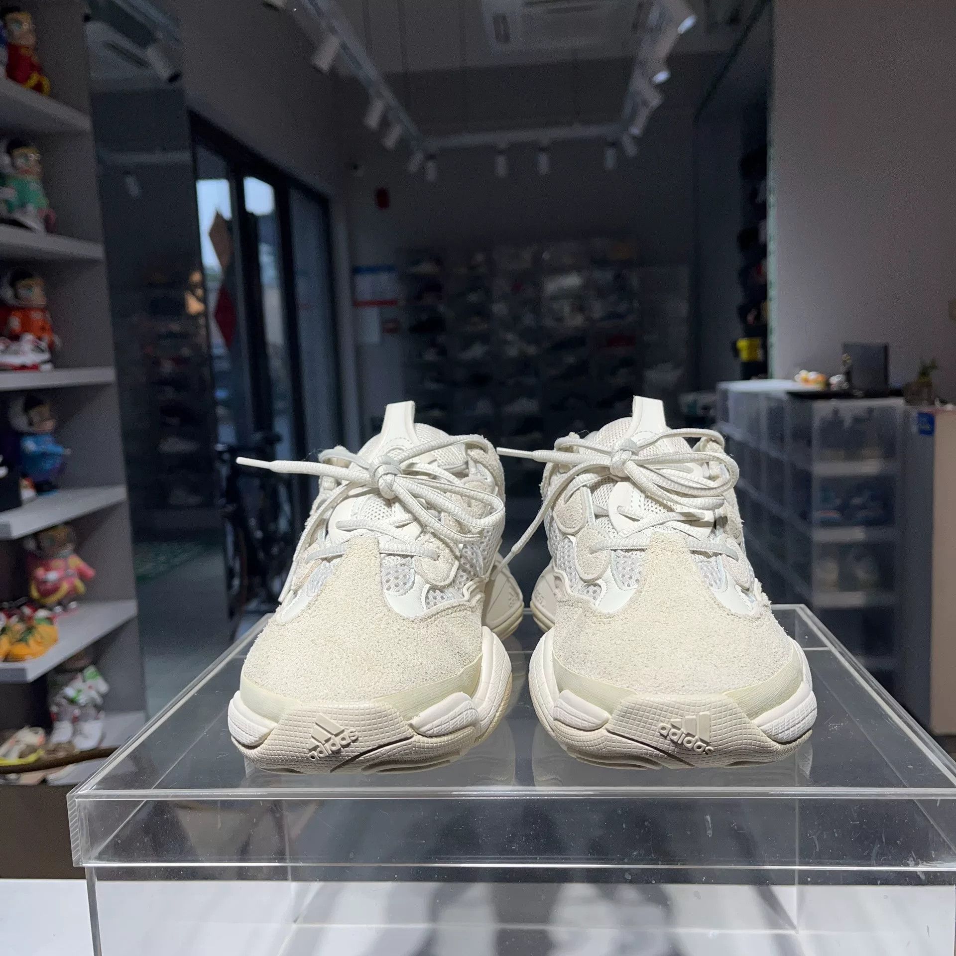 Adidas Adidas YEEZY Lowtop Sneakers 9.5 Men Size US 9.5 / EU 42-43 - 2 Thumbnail