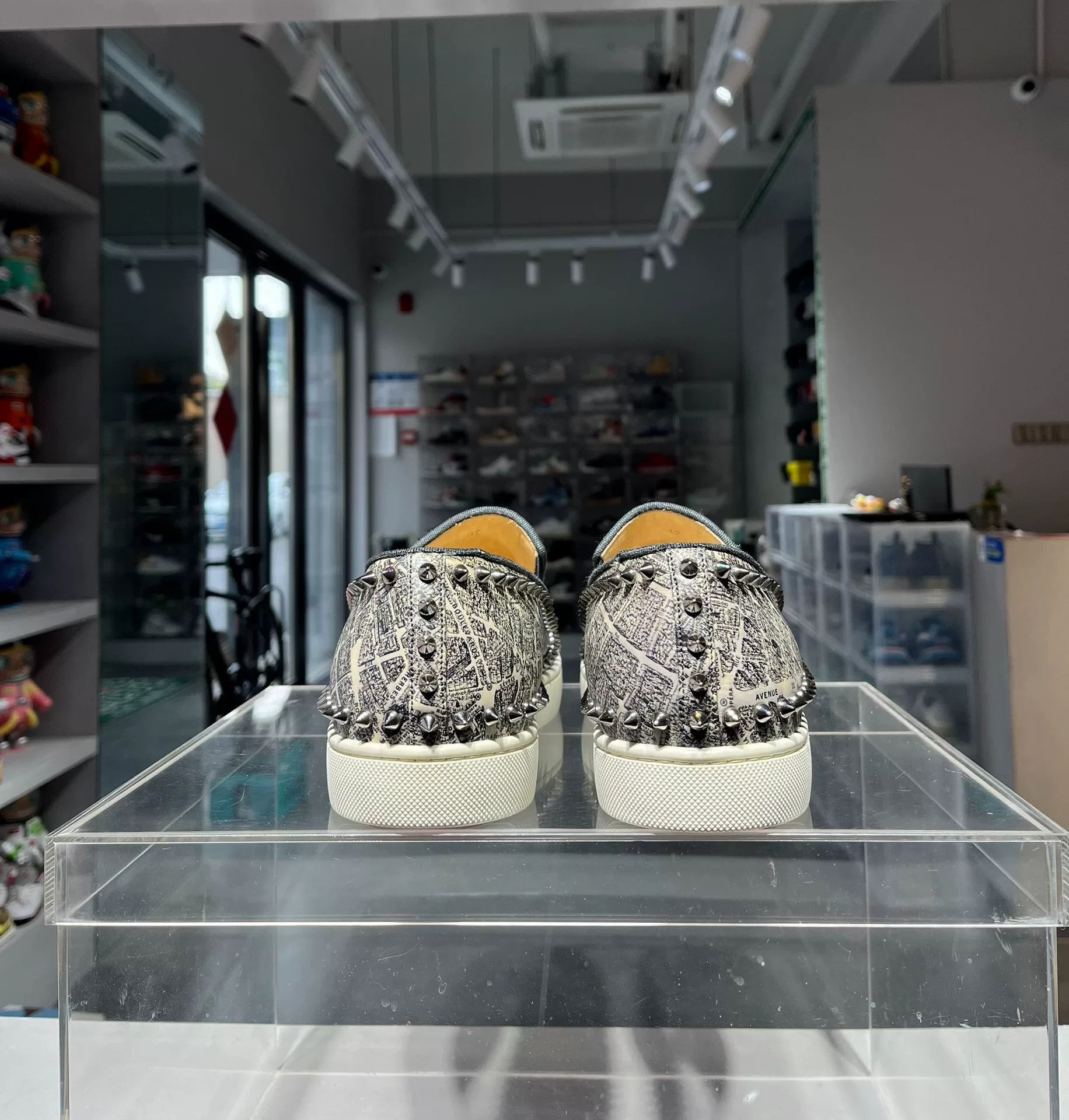 Christian Louboutin Christian Louboutin Lowtop Sneakers 9 Men Size US 9 / EU 42 - 3 Thumbnail