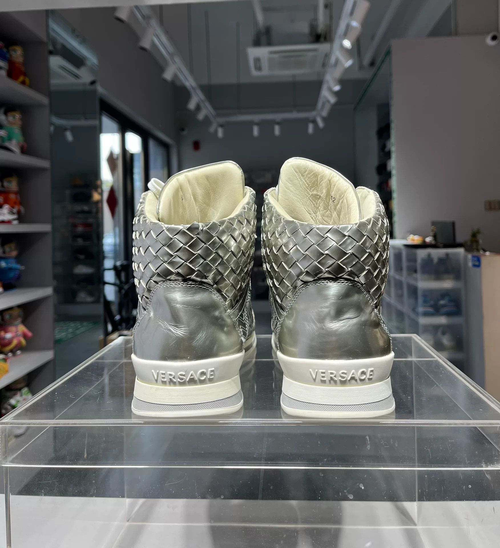 Versace Versace Silver Lowtop Sneakers 9 Men Size US 9 / EU 42 - 4 Thumbnail