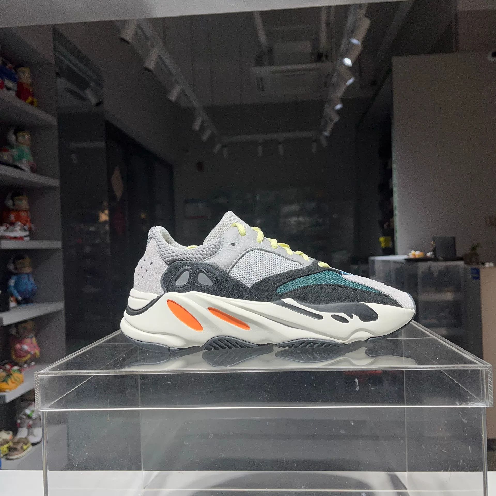 Adidas Adidas YEEZY Lowtop Sneakers 7.5 Men Size US 7.5 / EU 40-41 - 5 Thumbnail