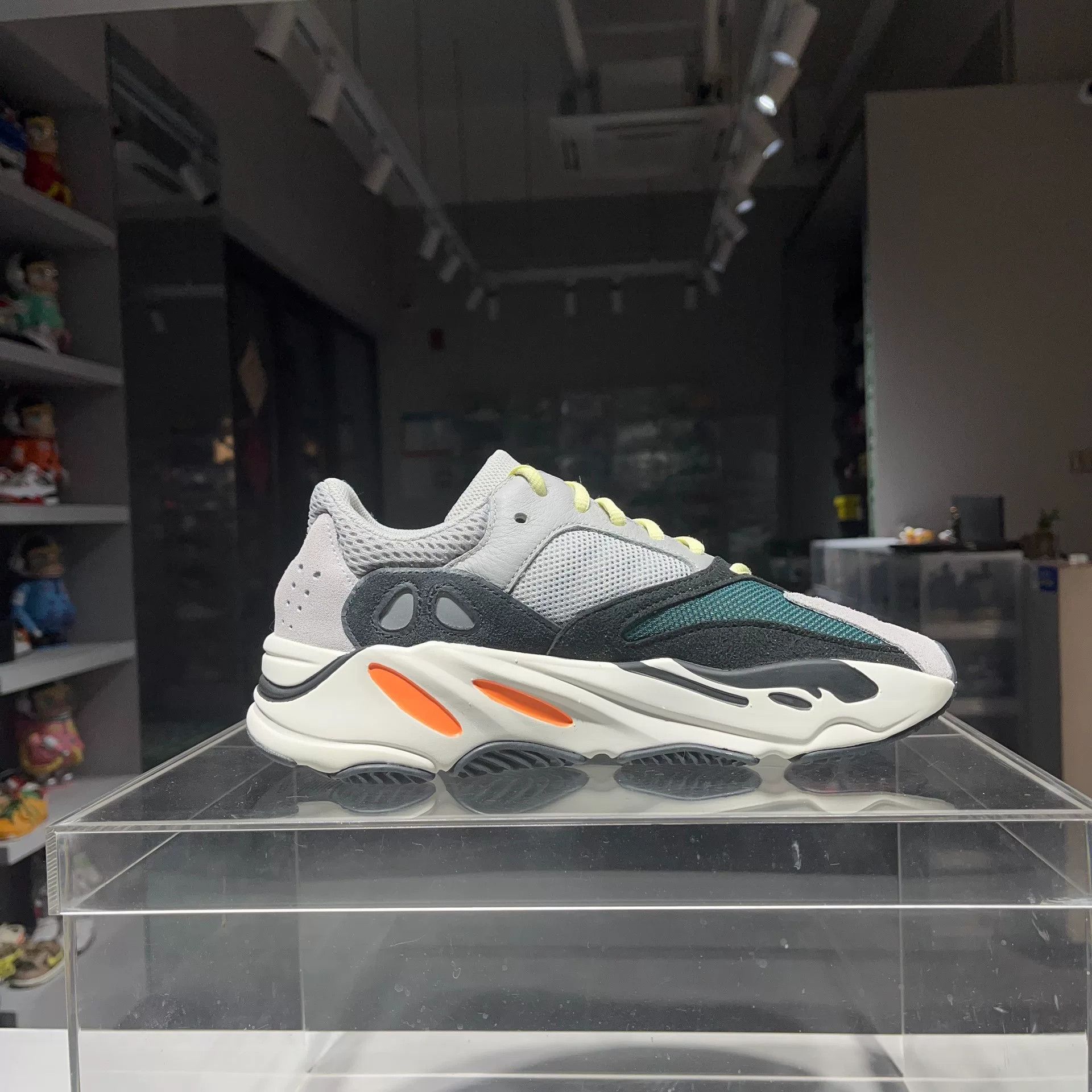 Adidas Adidas YEEZY Lowtop Sneakers 7.5 Men Size US 7.5 / EU 40-41 - 4 Thumbnail