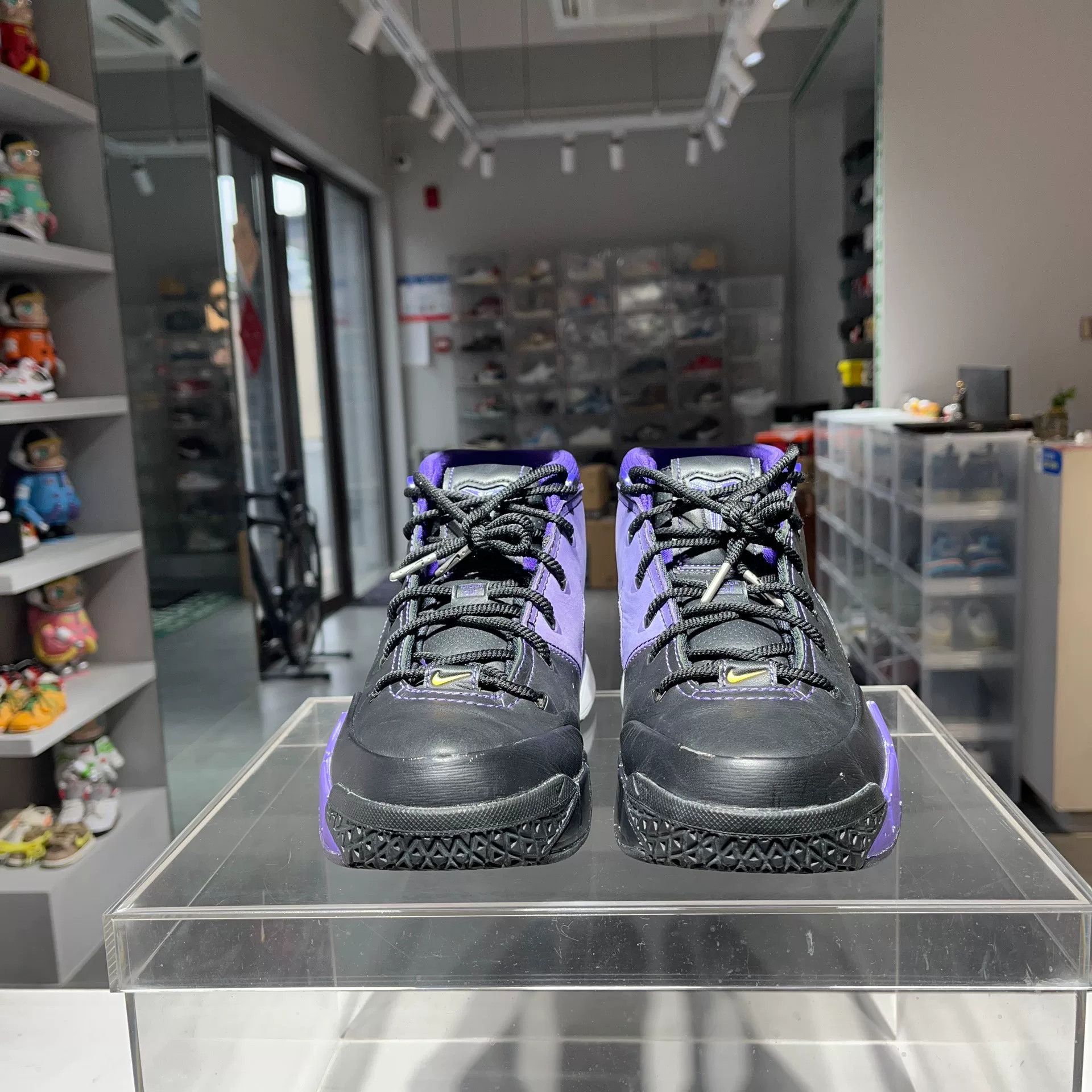 Nike Nike Purple Lowtop Sneakers 9.5 Men Size US 9.5 / EU 42-43 - 2 Thumbnail