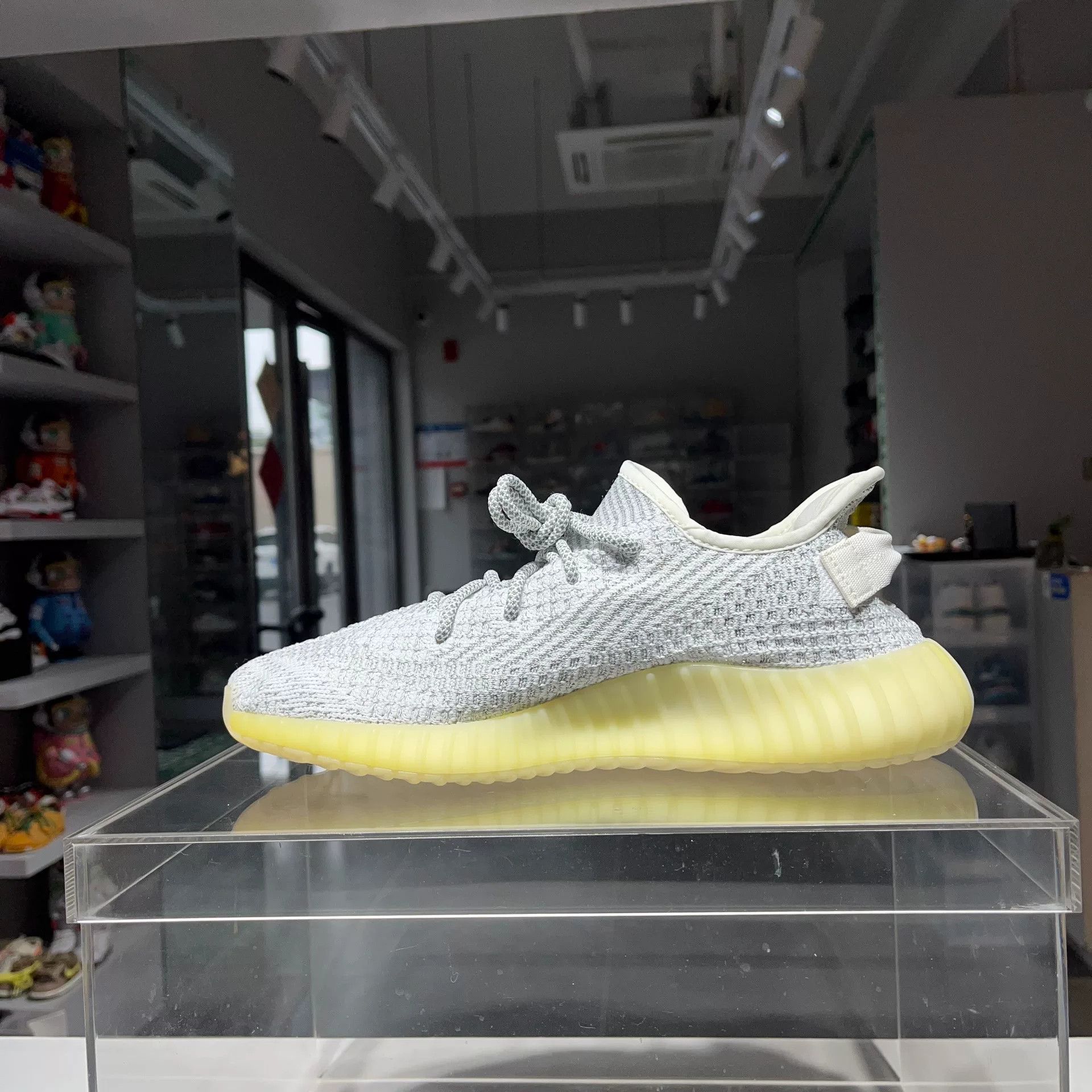 Adidas Adidas YEEZY White Lowtop Sneakers 11.5 Men Size US 11.5 / EU 44-45 - 6 Thumbnail