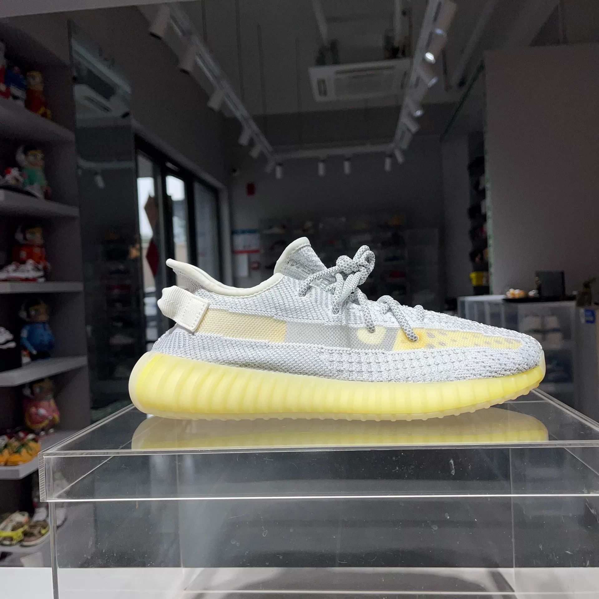 Adidas Adidas YEEZY White Lowtop Sneakers 11.5 Men Size US 11.5 / EU 44-45 - 5 Thumbnail
