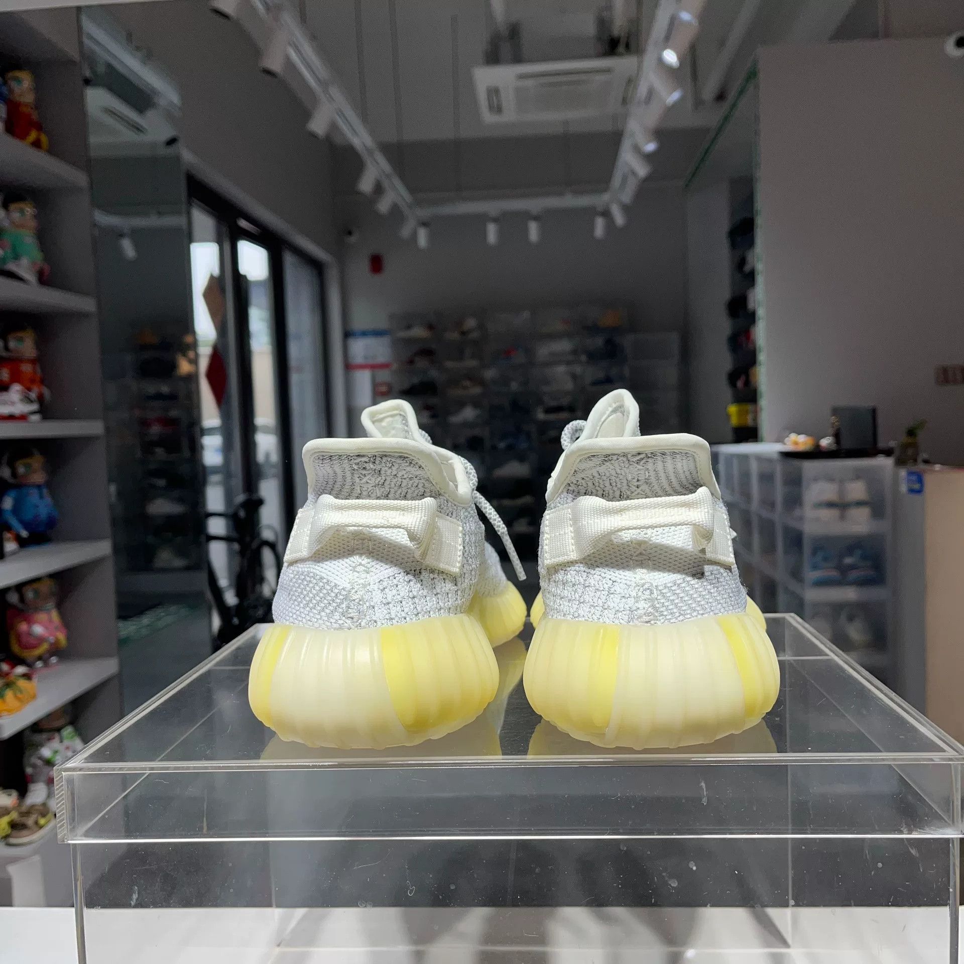 Adidas Adidas YEEZY White Lowtop Sneakers 11.5 Men Size US 11.5 / EU 44-45 - 3 Thumbnail