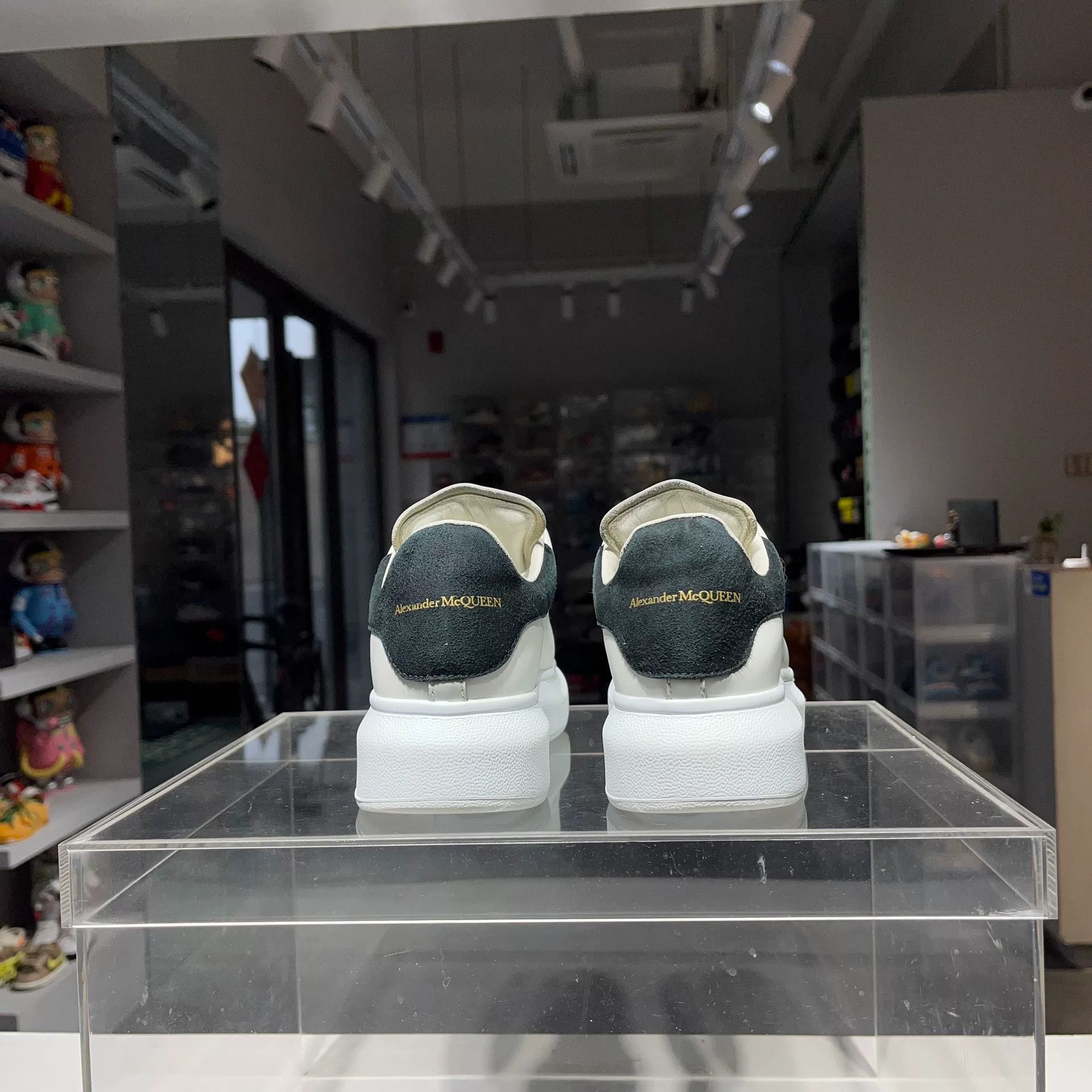 Alexander McQueen Black Lowtop Sneakers us_5-5 Women Size US 5.5 / IT 35.5 - 3 Thumbnail