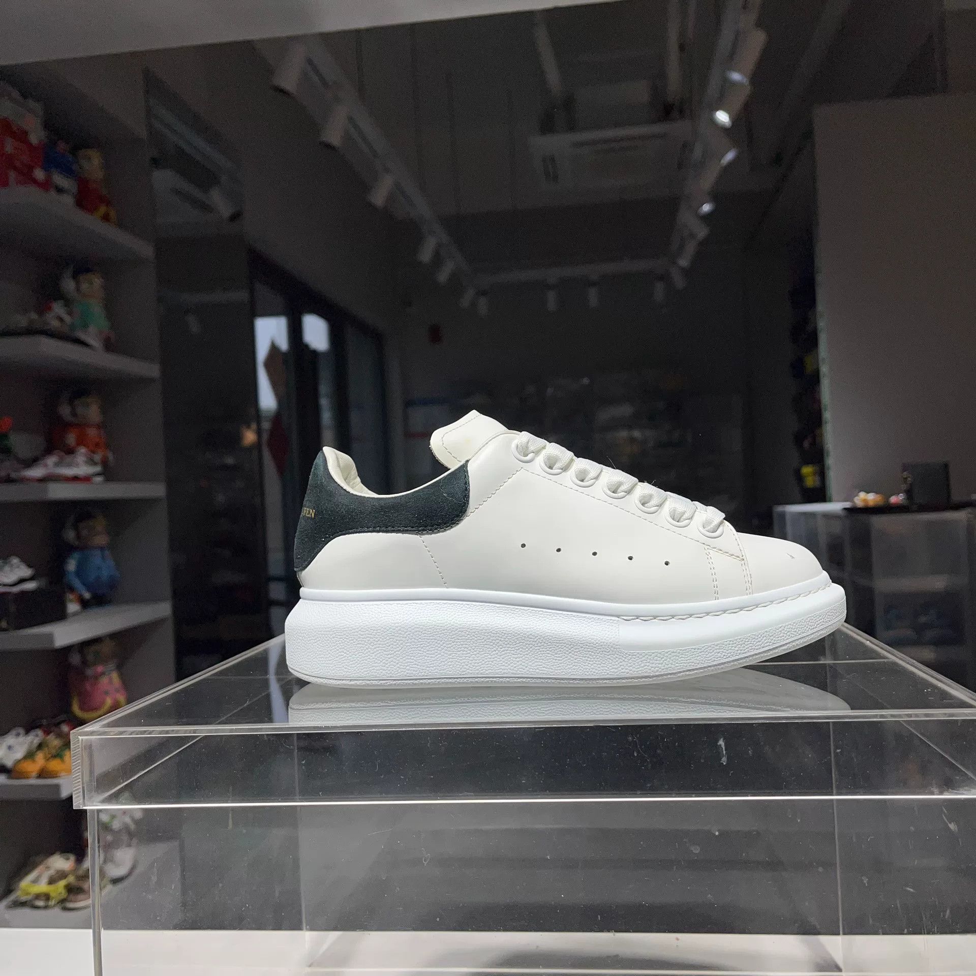 Alexander McQueen Black Lowtop Sneakers us_5-5 Women Size US 5.5 / IT 35.5 - 5 Thumbnail