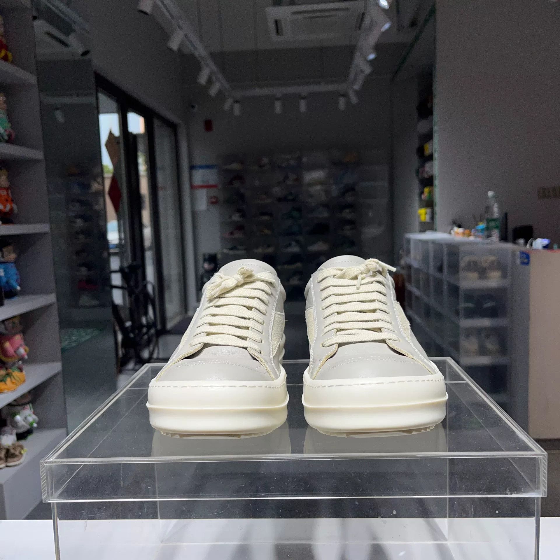 Rick Owens Rick Owens Lowtop Sneakers 9 Men Size US 9 / EU 42 - 2 Thumbnail