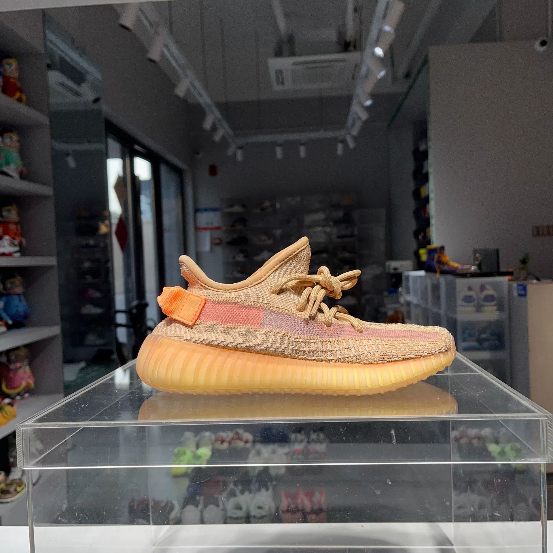 Yeezy Yeezy Red Lowtop Sneakers 36 Men Size US 5 / EU 37 - 5 Thumbnail