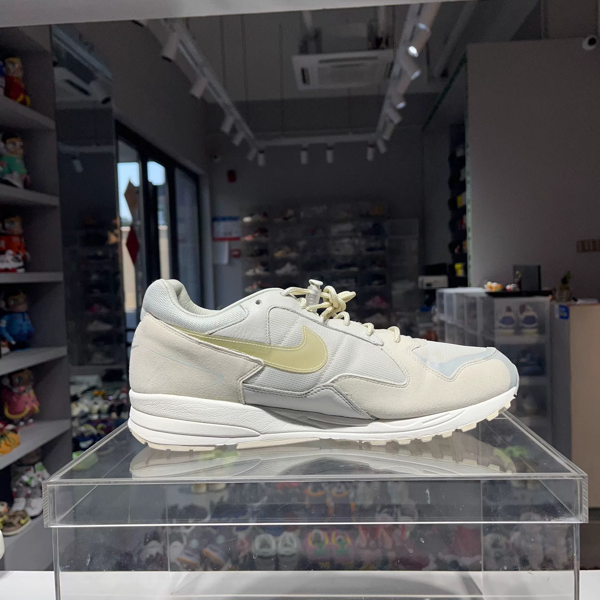 Fear of God Fear of God Retro Gray Lowtop Sneakers 13 Men Size US 13 / EU 46 - 4 Thumbnail