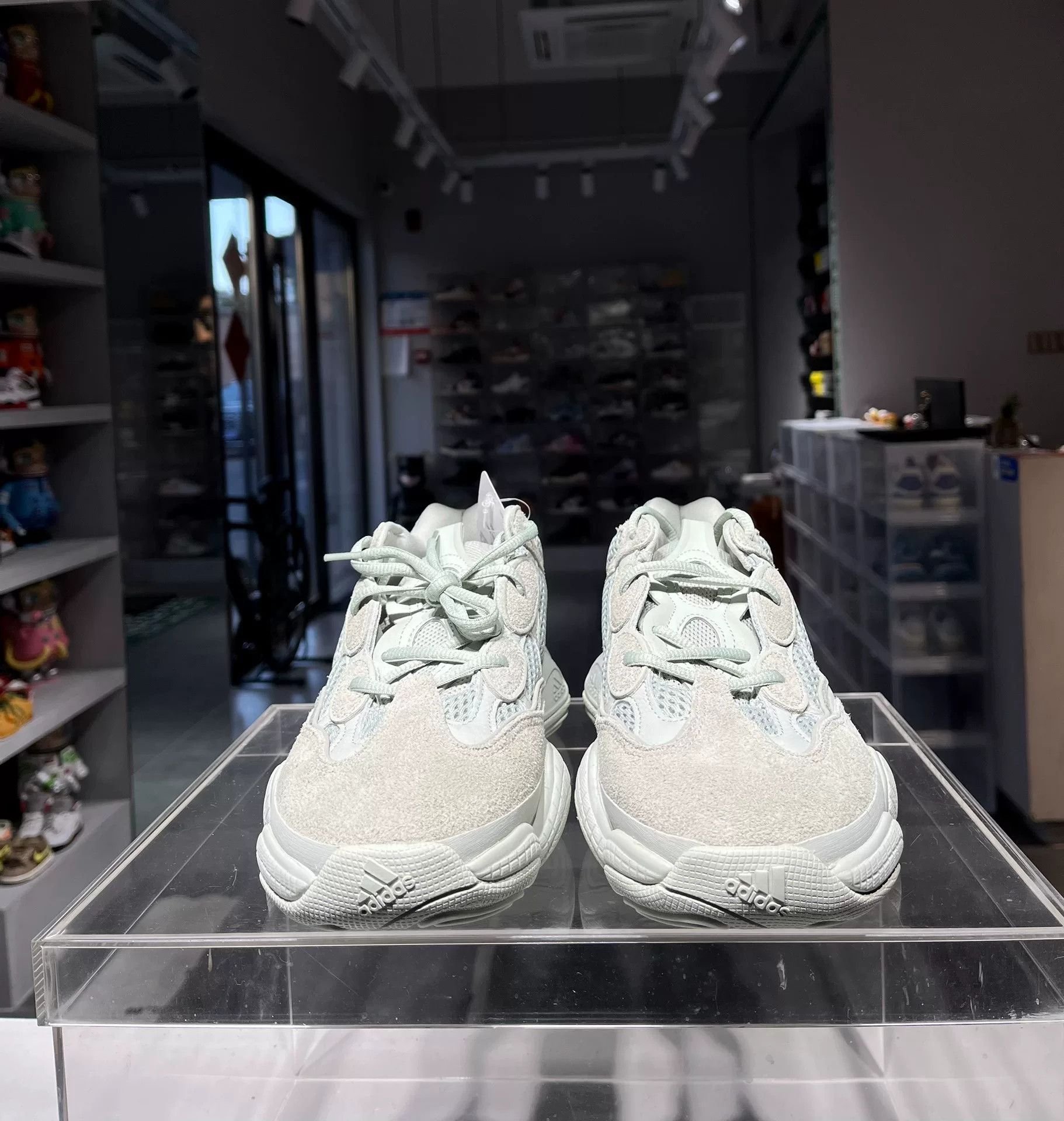 Adidas Adidas YEEZY Lowtop Sneakers 9 Men Size US 9 / EU 42 - 2 Thumbnail