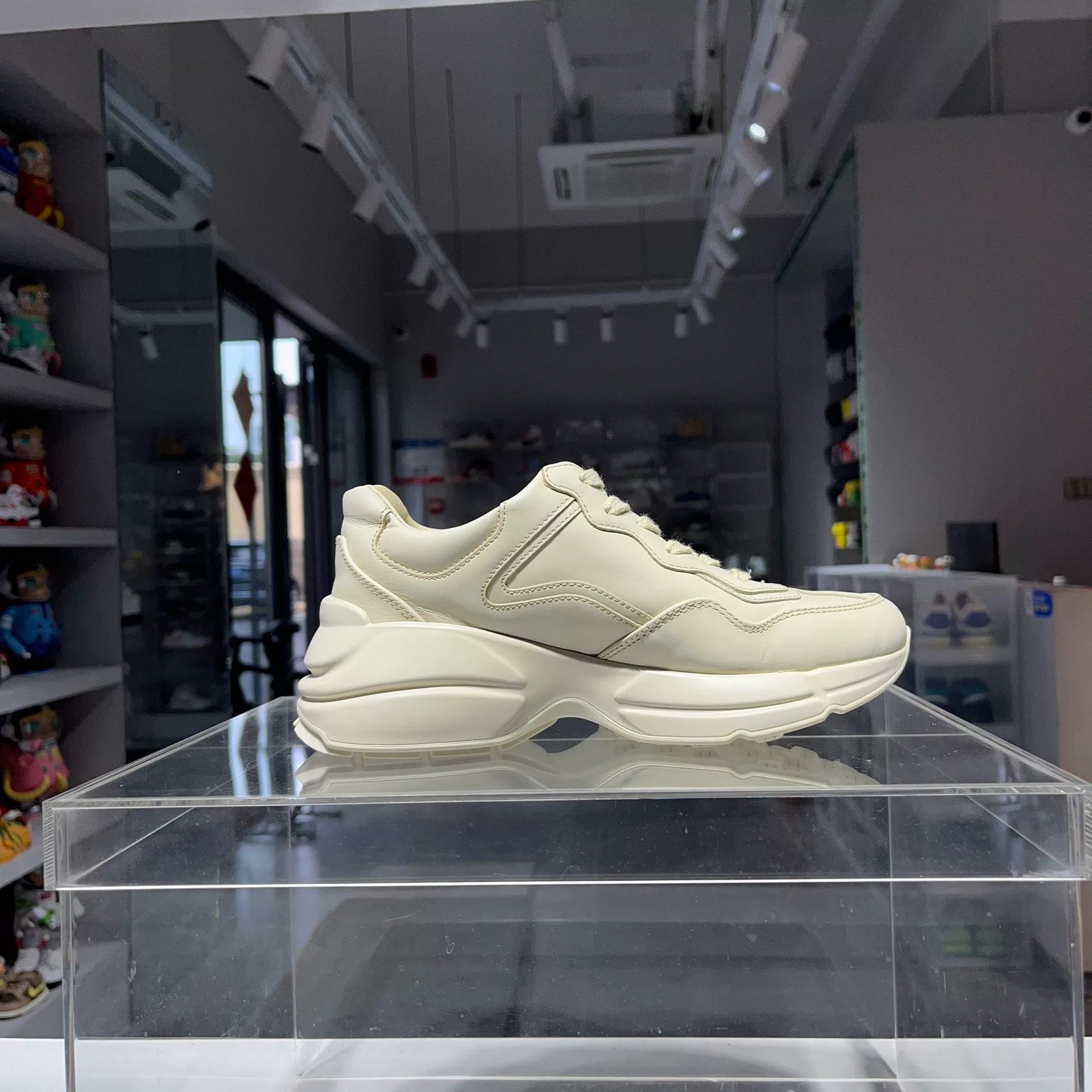Gucci Gucci Limited Lowtop Sneakers us_5 Women Size US 5 / IT 35 - 4 Thumbnail