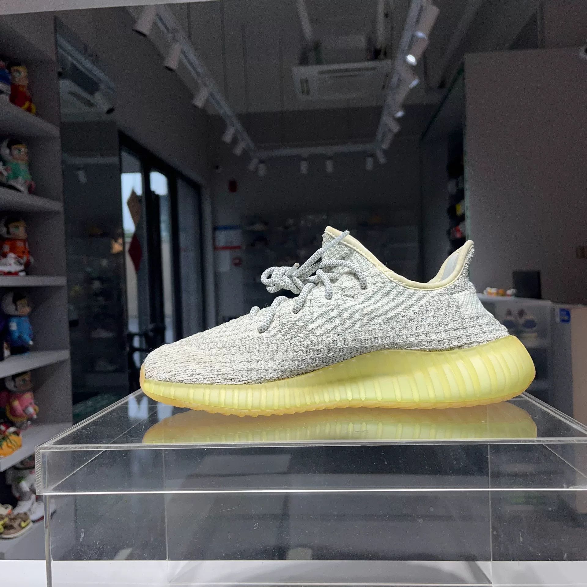 Adidas Adidas YEEZY Gray Lowtop Sneakers 9.5 Men Size US 9.5 / EU 42-43 - 6 Thumbnail