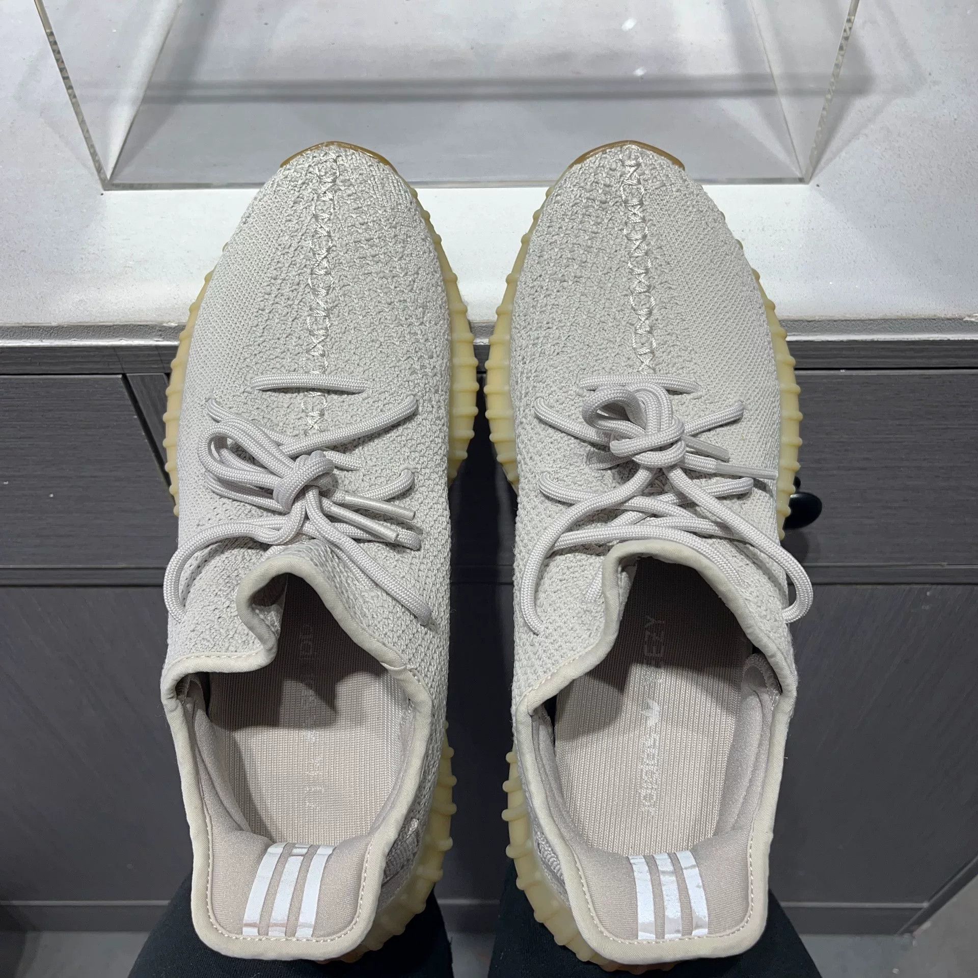 Adidas Adidas YEEZY Lowtop Sneakers 11.5 Men Size US 11.5 / EU 44-45 - 7 Thumbnail