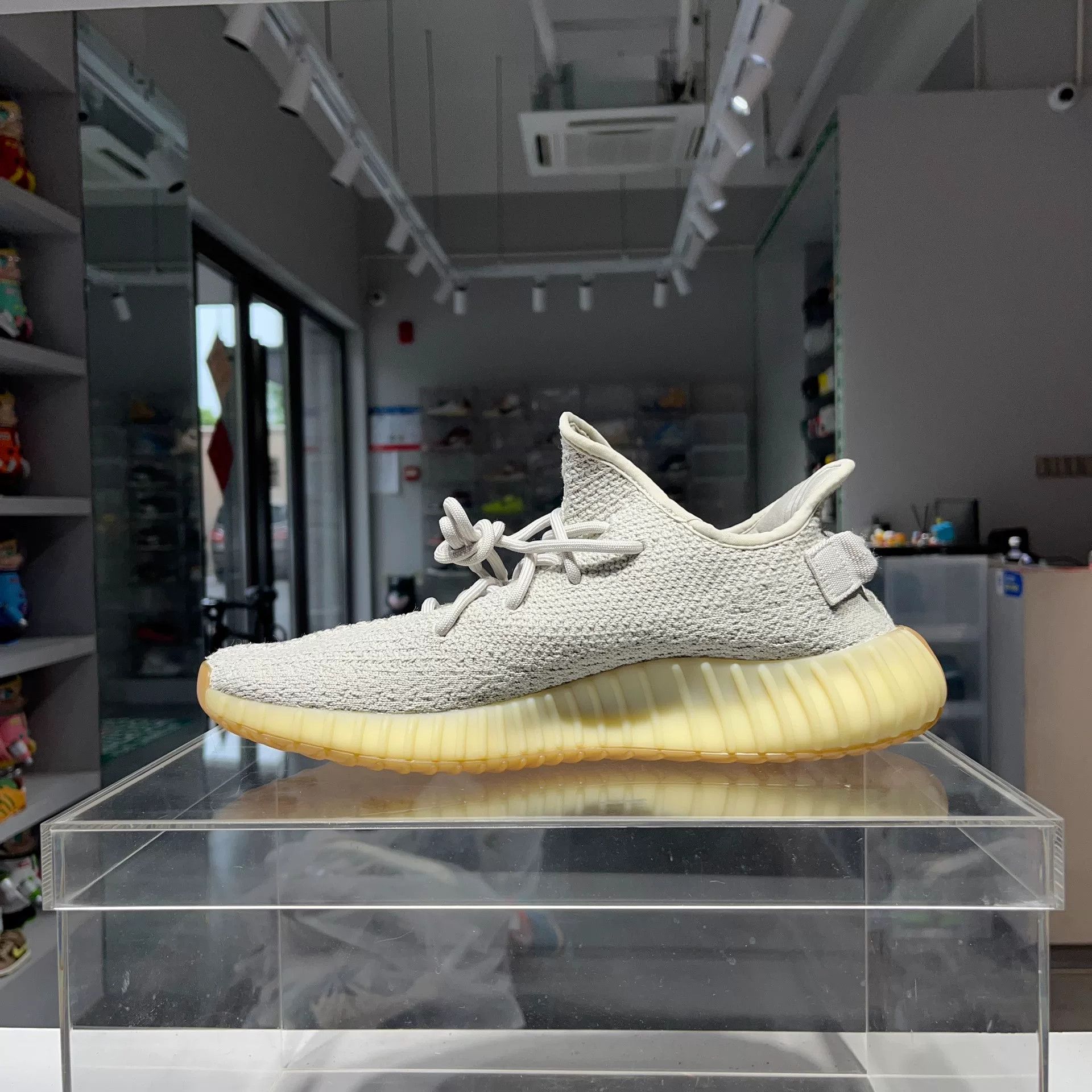 Adidas Adidas YEEZY Lowtop Sneakers 11.5 Men Size US 11.5 / EU 44-45 - 6 Thumbnail