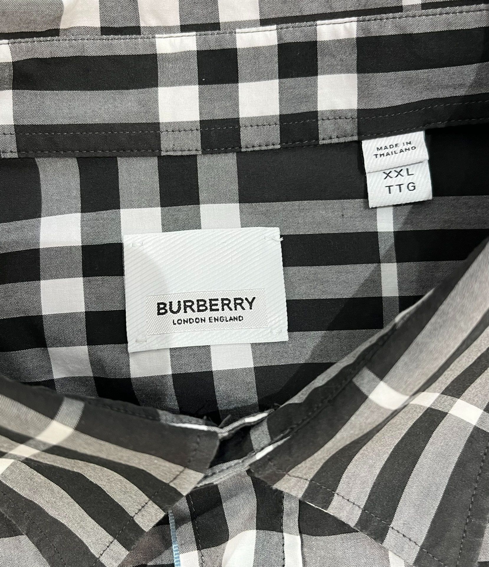 Burberry Burberry Plaid Black Shirt xxl Men Size US XXL / EU 58 / 5 - 2 Thumbnail