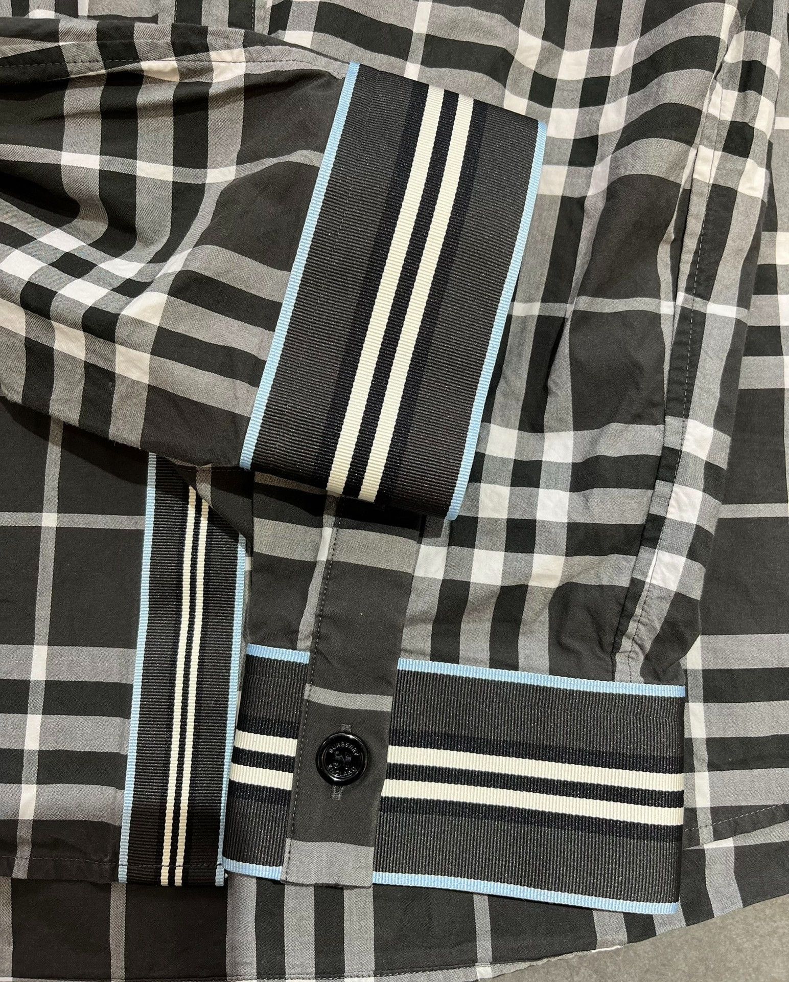 Burberry Burberry Plaid Black Shirt xxl Men Size US XXL / EU 58 / 5 - 4 Thumbnail