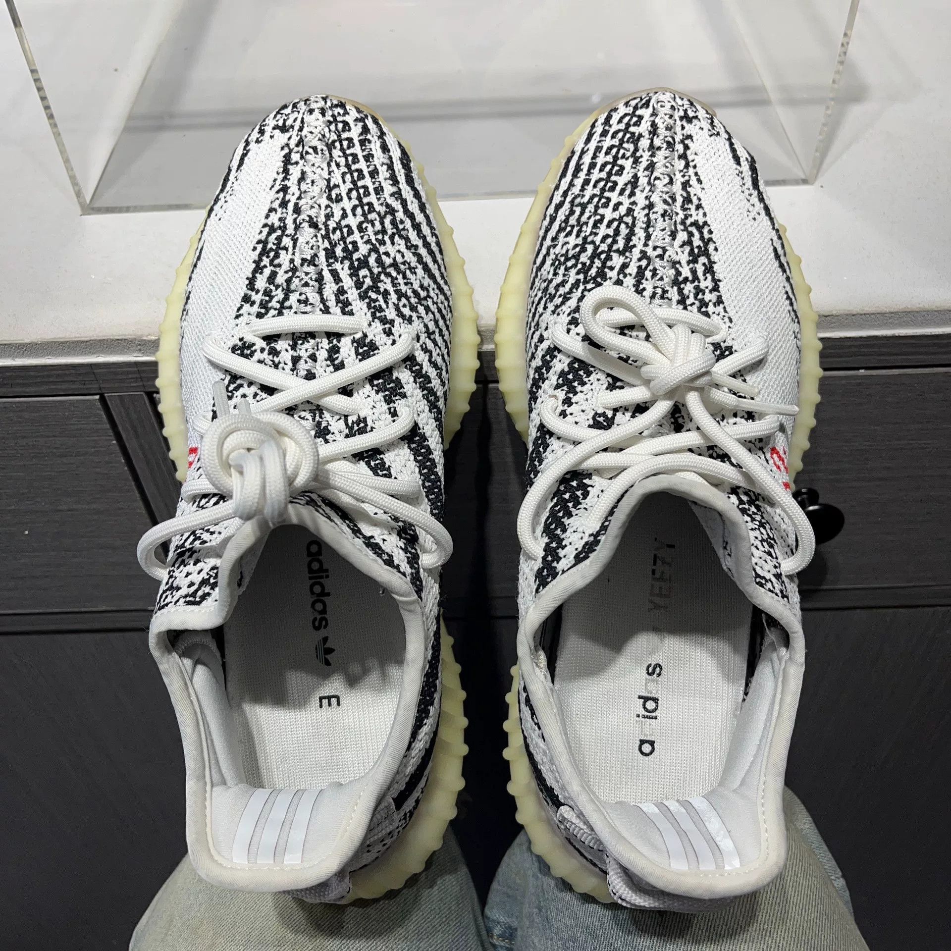 Adidas Adidas YEEZY White Lowtop Sneakers 8 Men Size US 8 / EU 41 - 7 Thumbnail