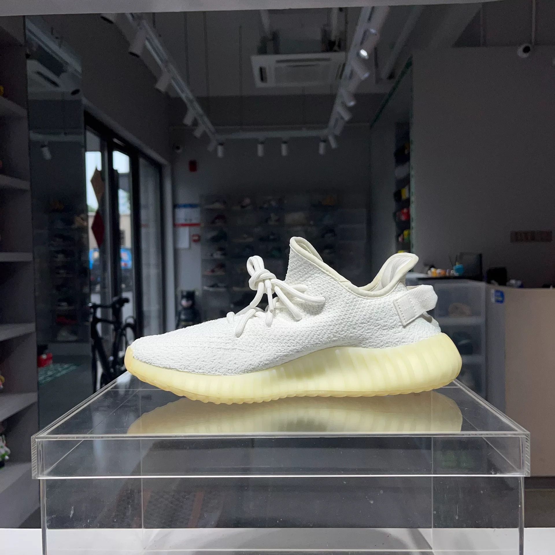 Adidas Adidas YEEZY White Lowtop Sneakers 9 Men Size US 9 / EU 42 - 6 Thumbnail