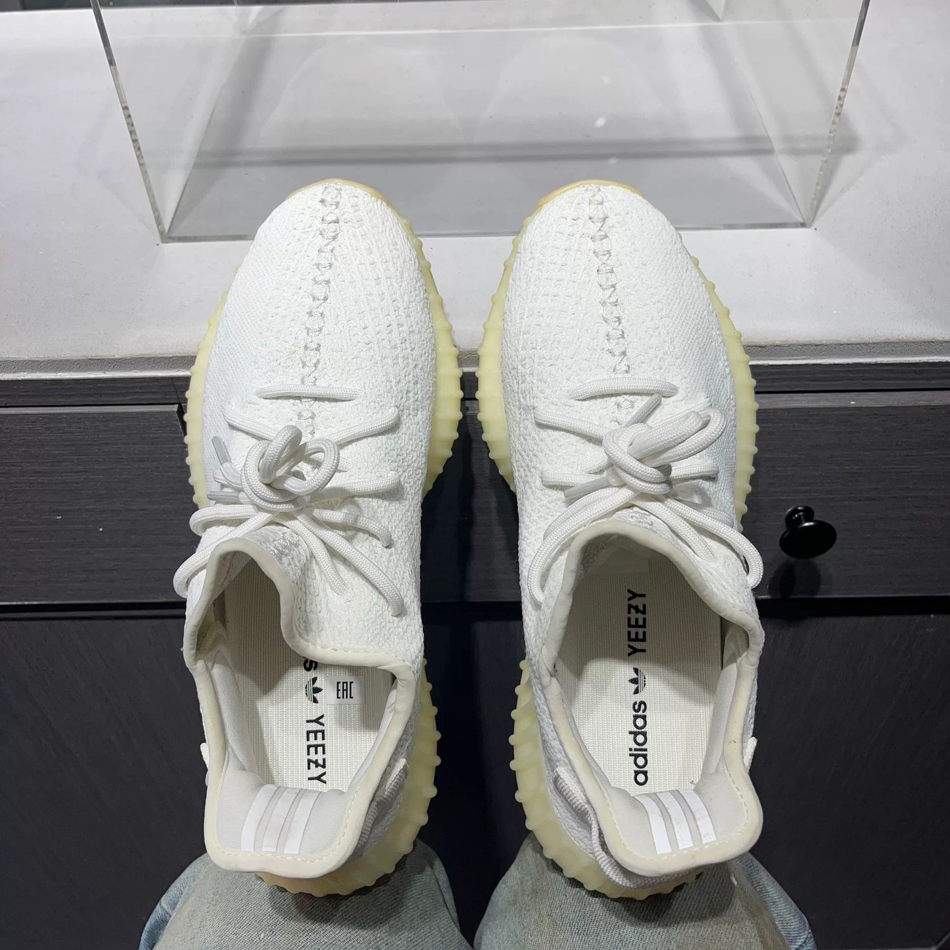 Adidas Adidas YEEZY White Lowtop Sneakers 9 Men Size US 9 / EU 42 - 7 Thumbnail