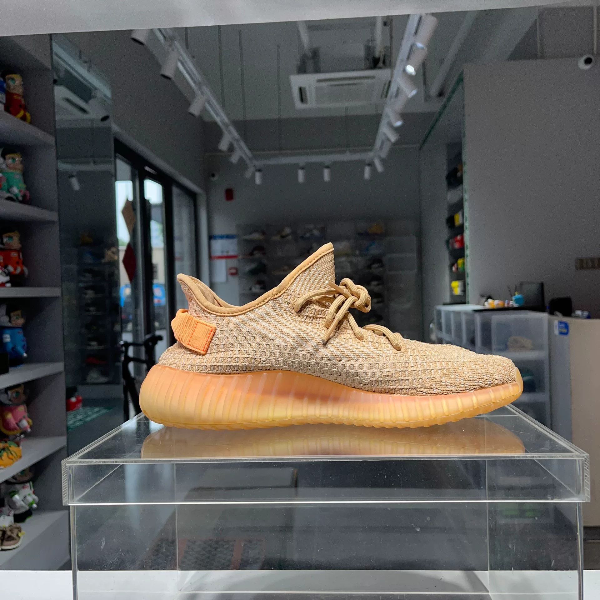 Adidas Adidas YEEZY Lowtop Sneakers 11.5 Men Size US 11.5 / EU 44-45 - 4 Thumbnail