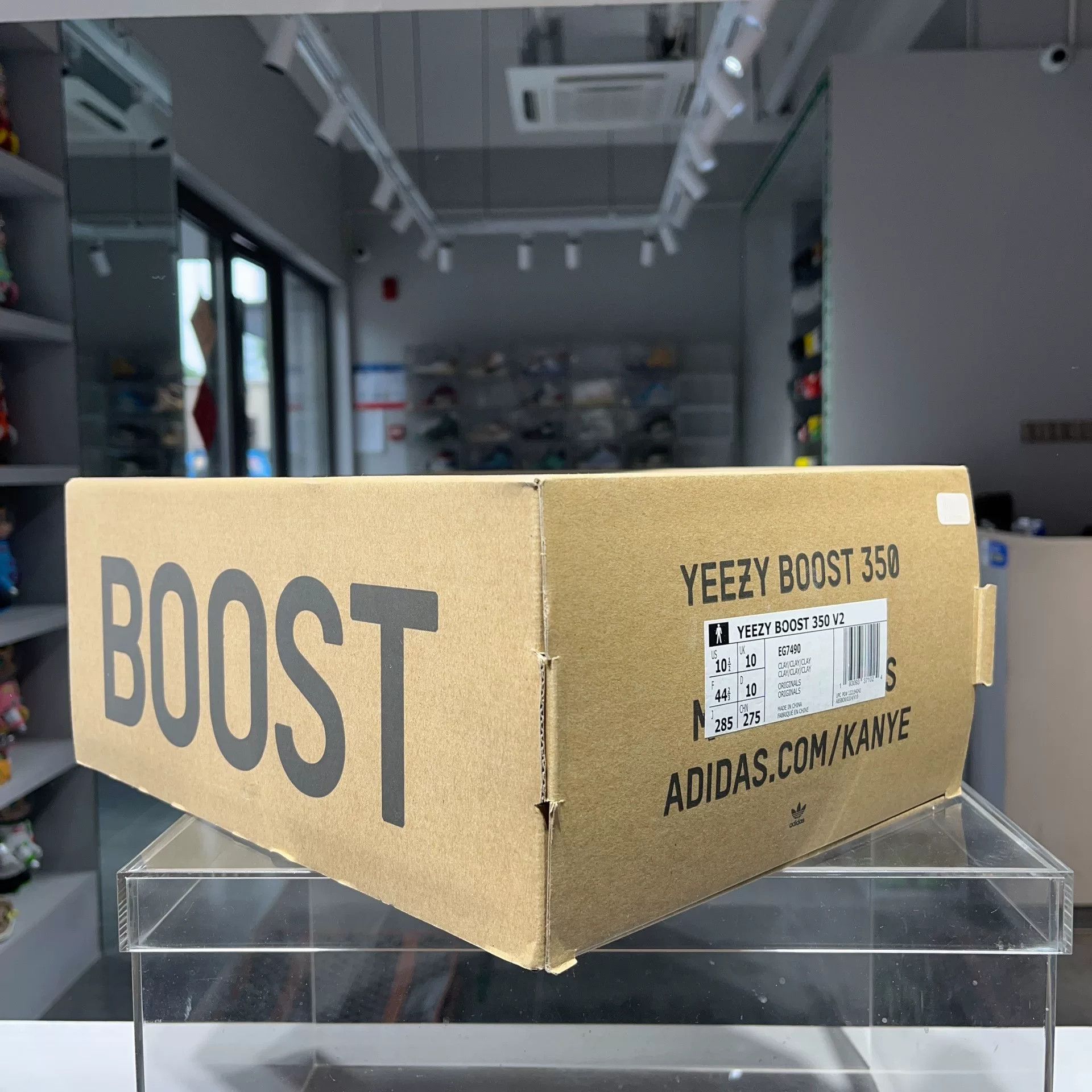 Adidas Adidas YEEZY Lowtop Sneakers 11.5 Men Size US 11.5 / EU 44-45 - 9 Thumbnail