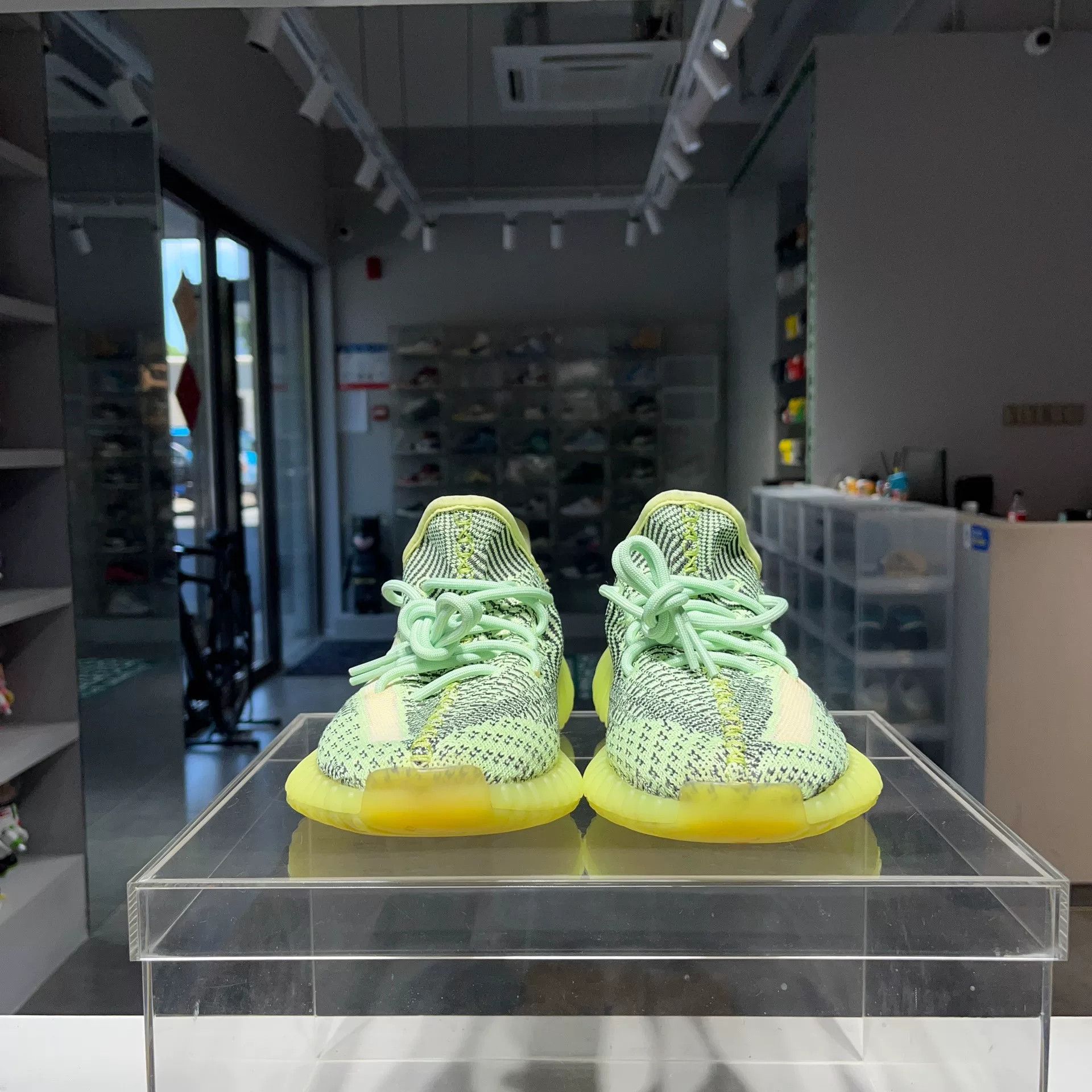 Adidas Adidas YEEZY Green Lowtop Sneakers 9 Men Size US 9 / EU 42 - 2 Thumbnail