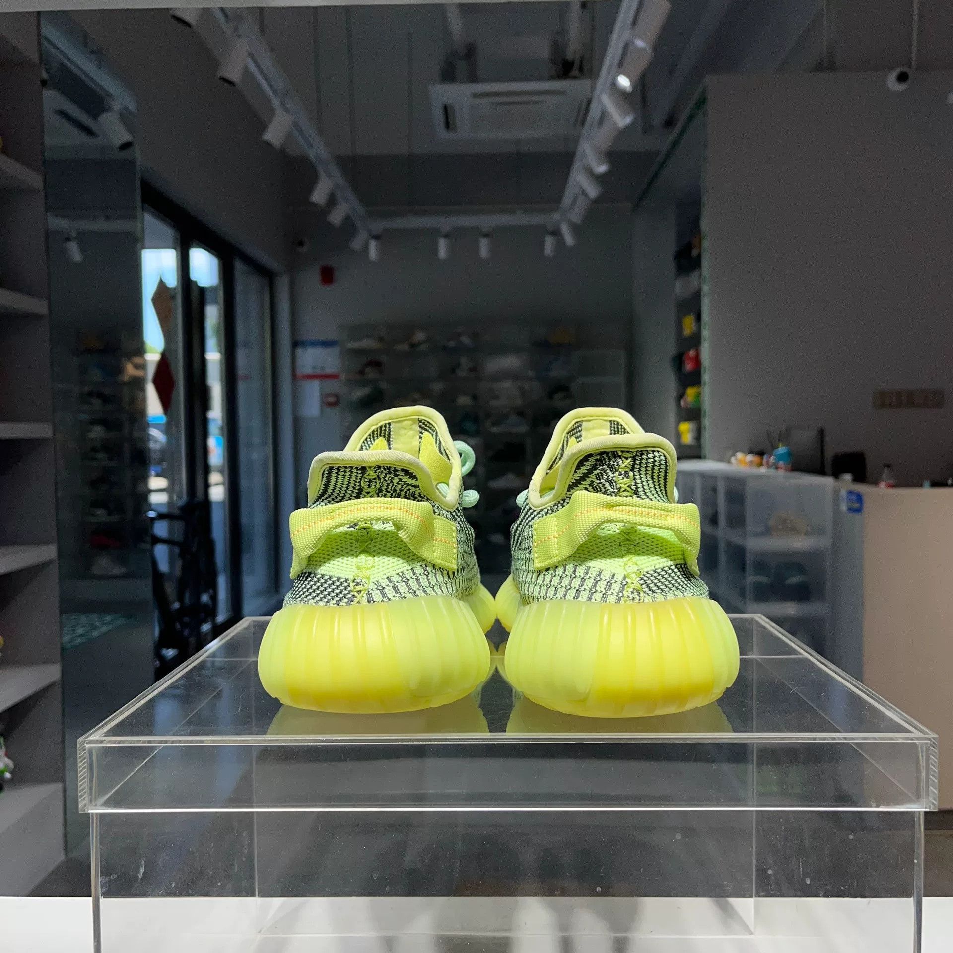 Adidas Adidas YEEZY Green Lowtop Sneakers 9 Men Size US 9 / EU 42 - 3 Thumbnail