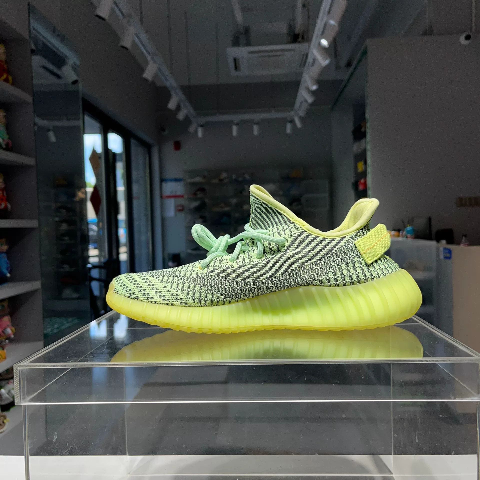 Adidas Adidas YEEZY Green Lowtop Sneakers 9 Men Size US 9 / EU 42 - 6 Thumbnail