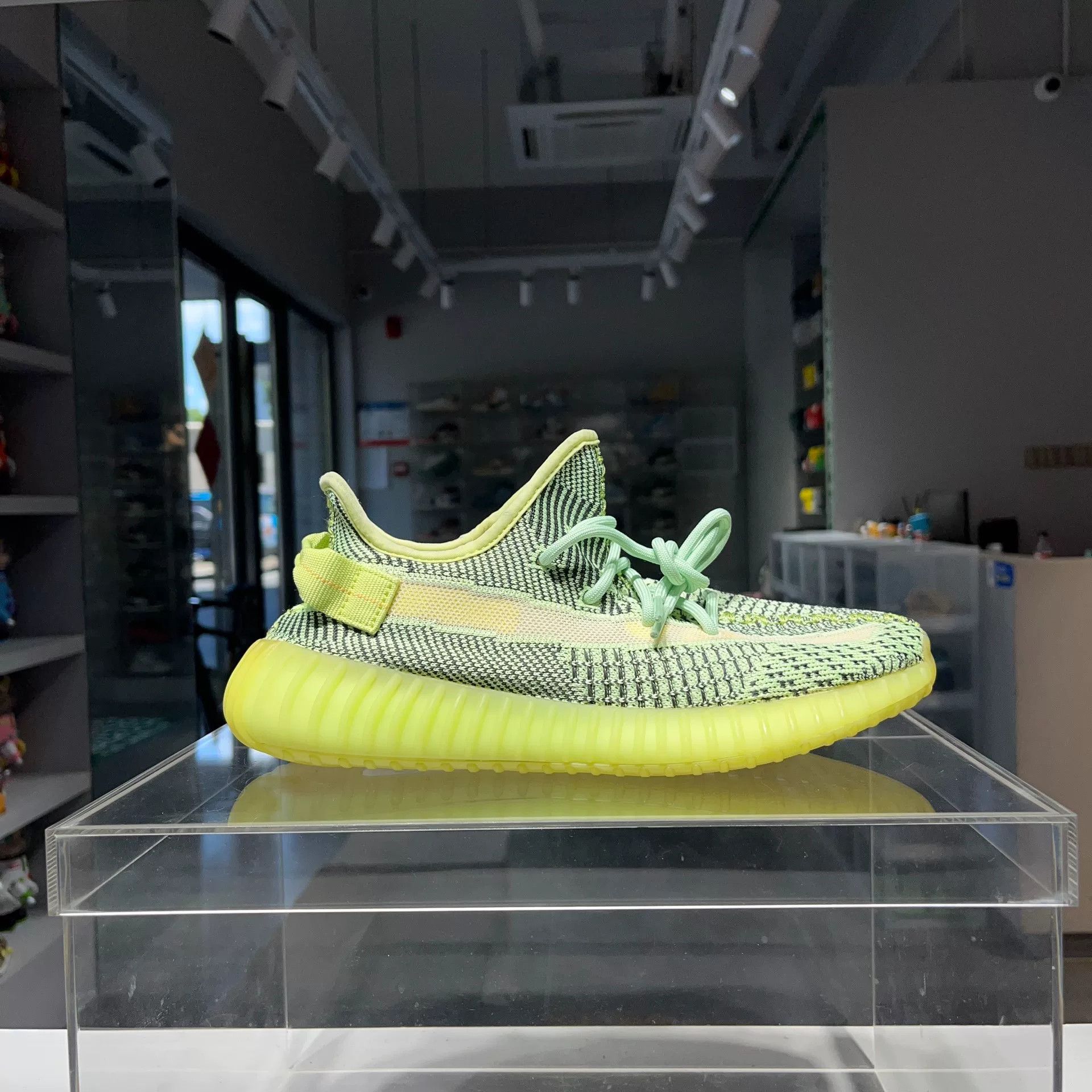 Adidas Adidas YEEZY Green Lowtop Sneakers 9 Men Size US 9 / EU 42 - 5 Thumbnail