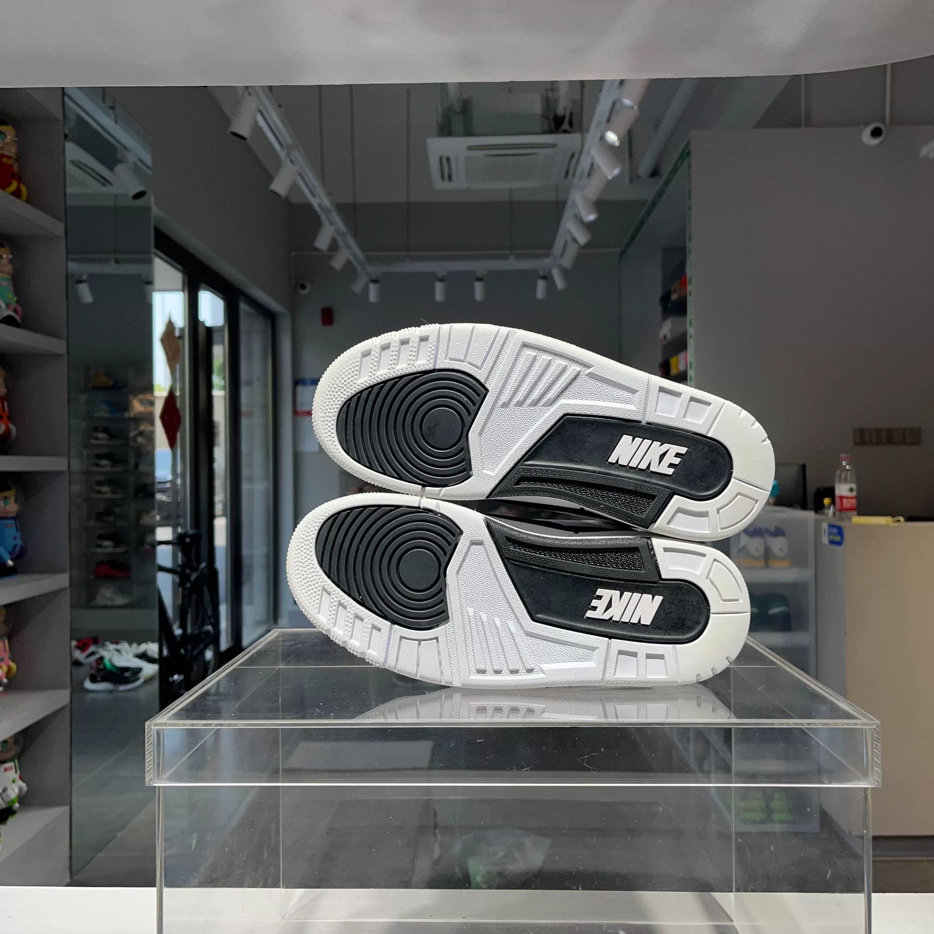 Nike Nike Lowtop Sneakers 37 Men Size US 5 / EU 37 - 7 Thumbnail