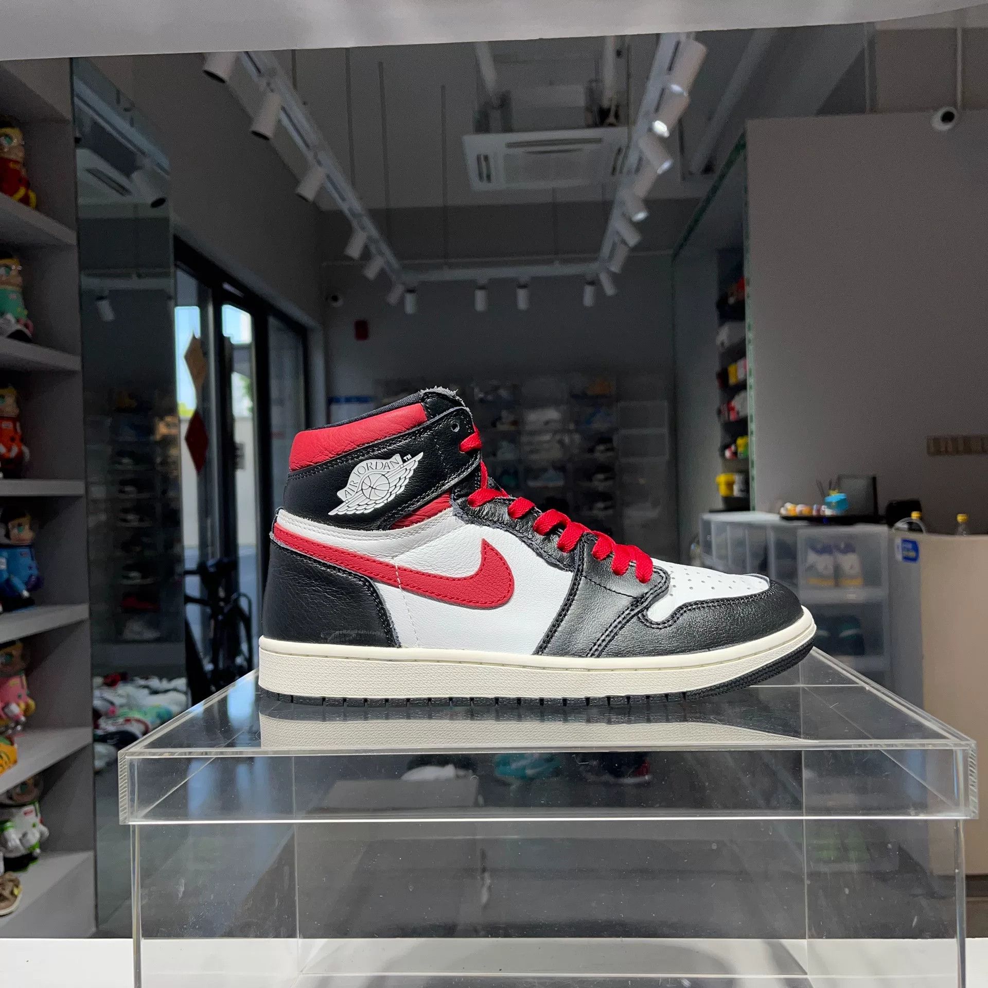 Nike Nike Red Lowtop Sneakers 42 Men Size US 9 / EU 42 - 4 Thumbnail