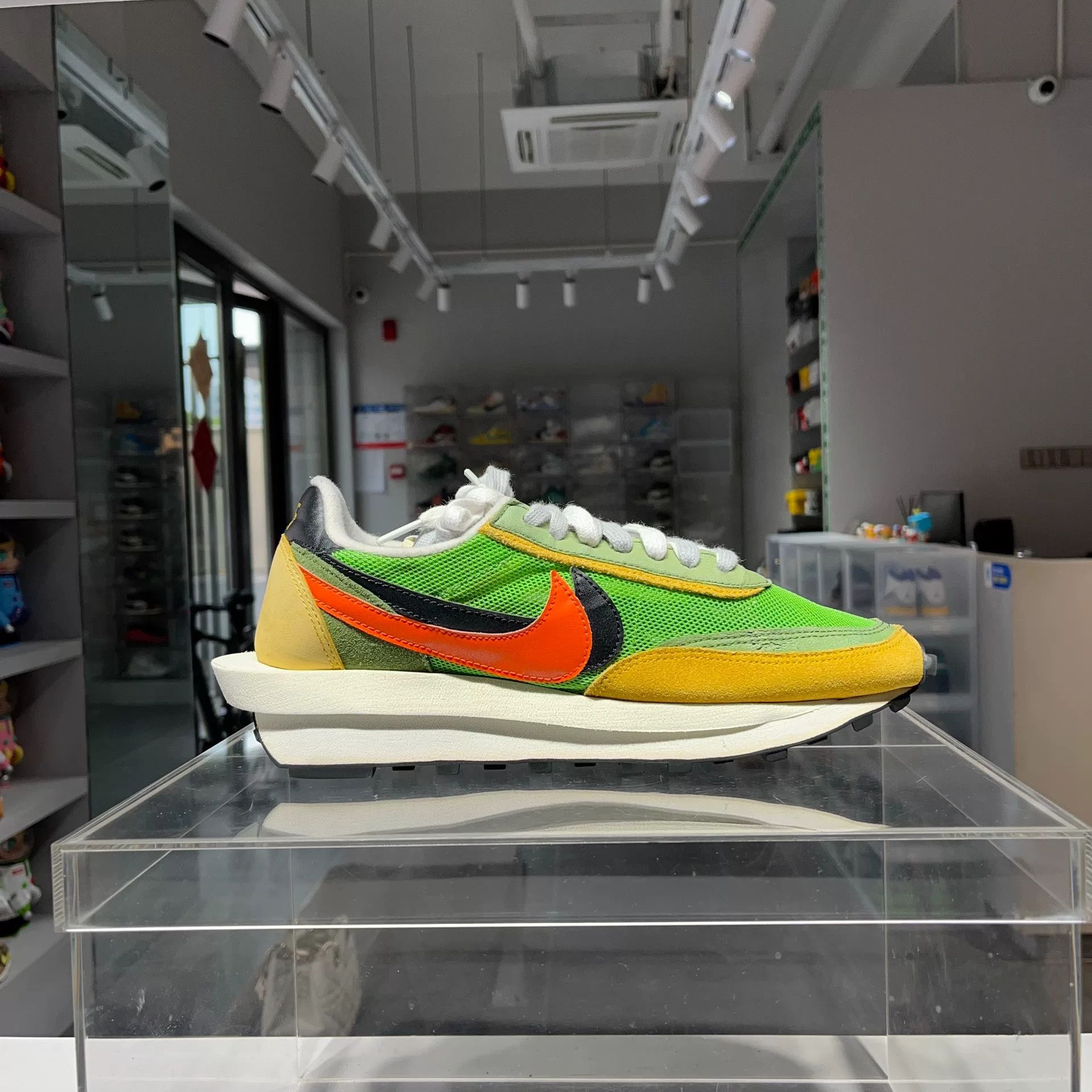 Nike Nike Yellow Lowtop Sneakers 43 Men Size US 10 / EU 43 - 4 Thumbnail