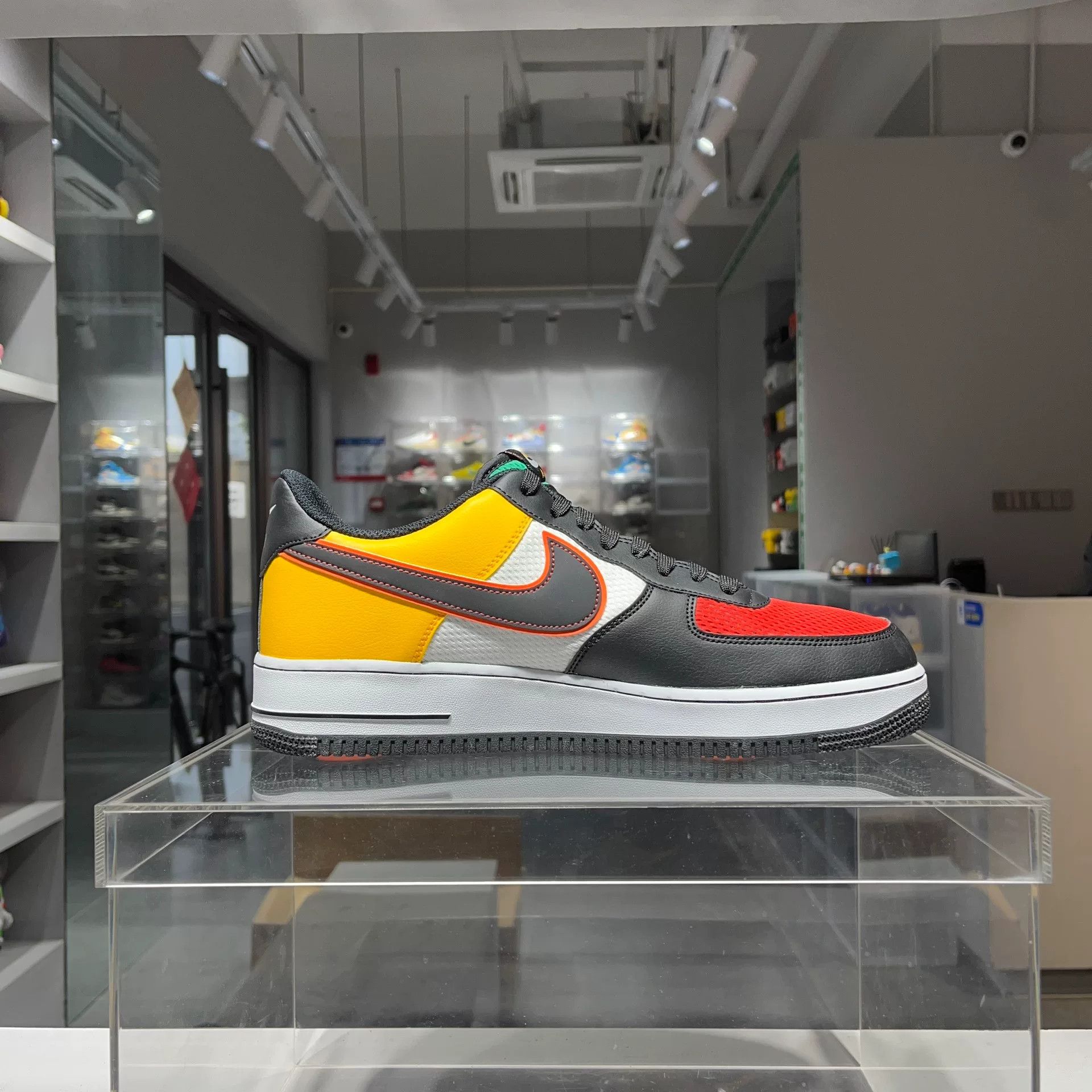 Nike Nike Orange Lowtop Sneakers 45 Men Size US 11.5 / EU 44-45 - 4 Thumbnail