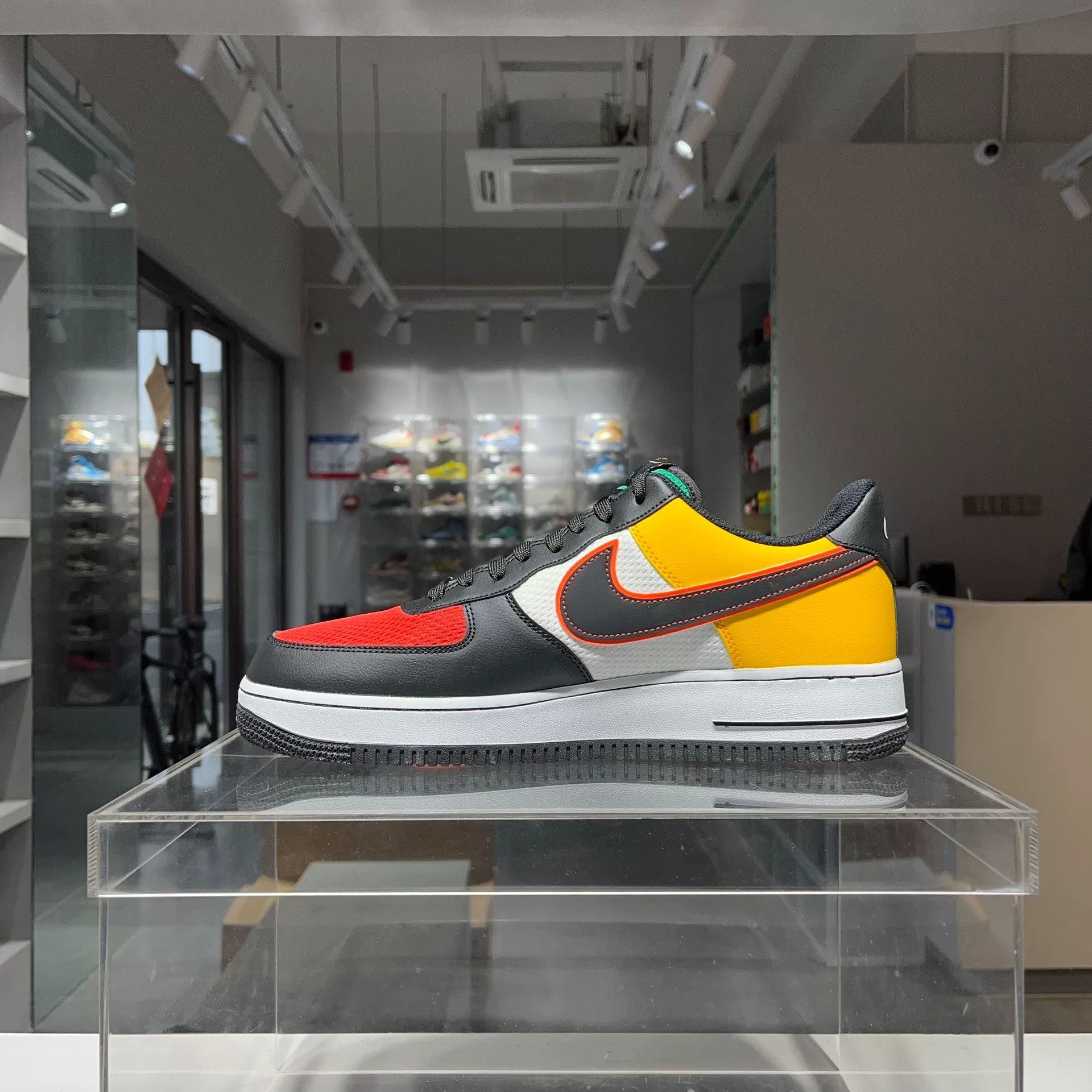 Nike Nike Orange Lowtop Sneakers 45 Men Size US 11.5 / EU 44-45 - 6 Thumbnail