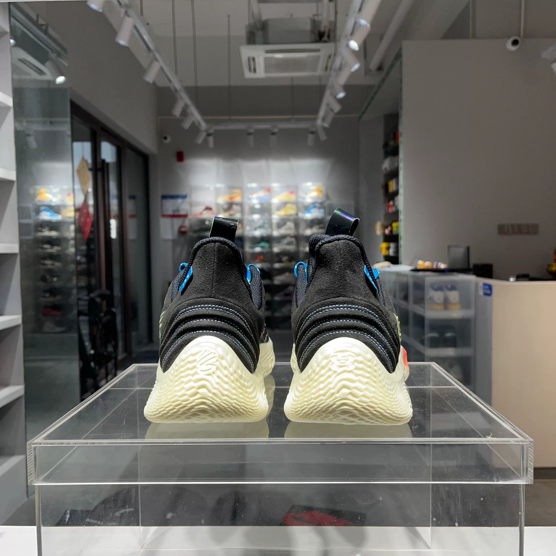 Other Glow Lowtop Sneakers 42 Men Size US 9 / EU 42 - 3 Thumbnail