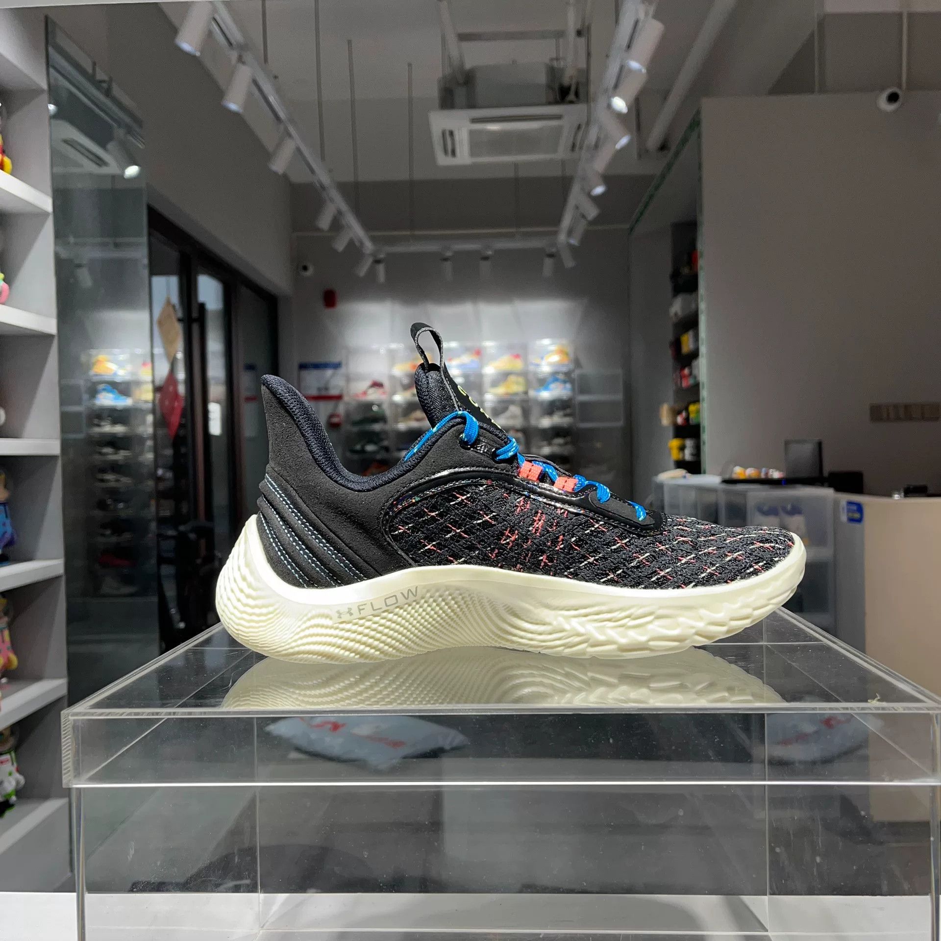 Other Glow Lowtop Sneakers 42 Men Size US 9 / EU 42 - 4 Thumbnail