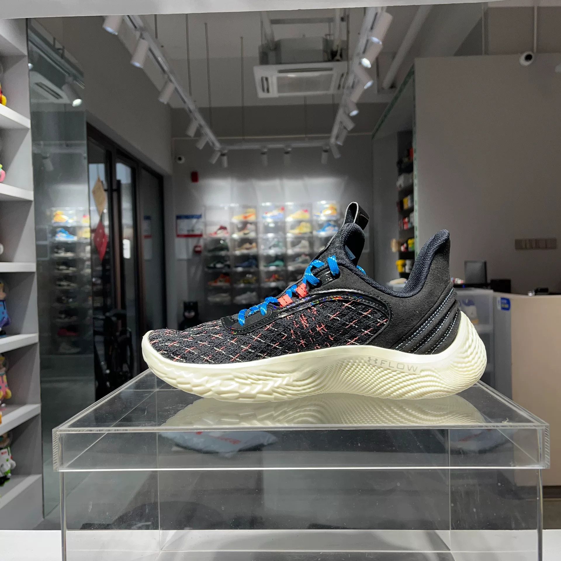 Other Glow Lowtop Sneakers 42 Men Size US 9 / EU 42 - 6 Thumbnail