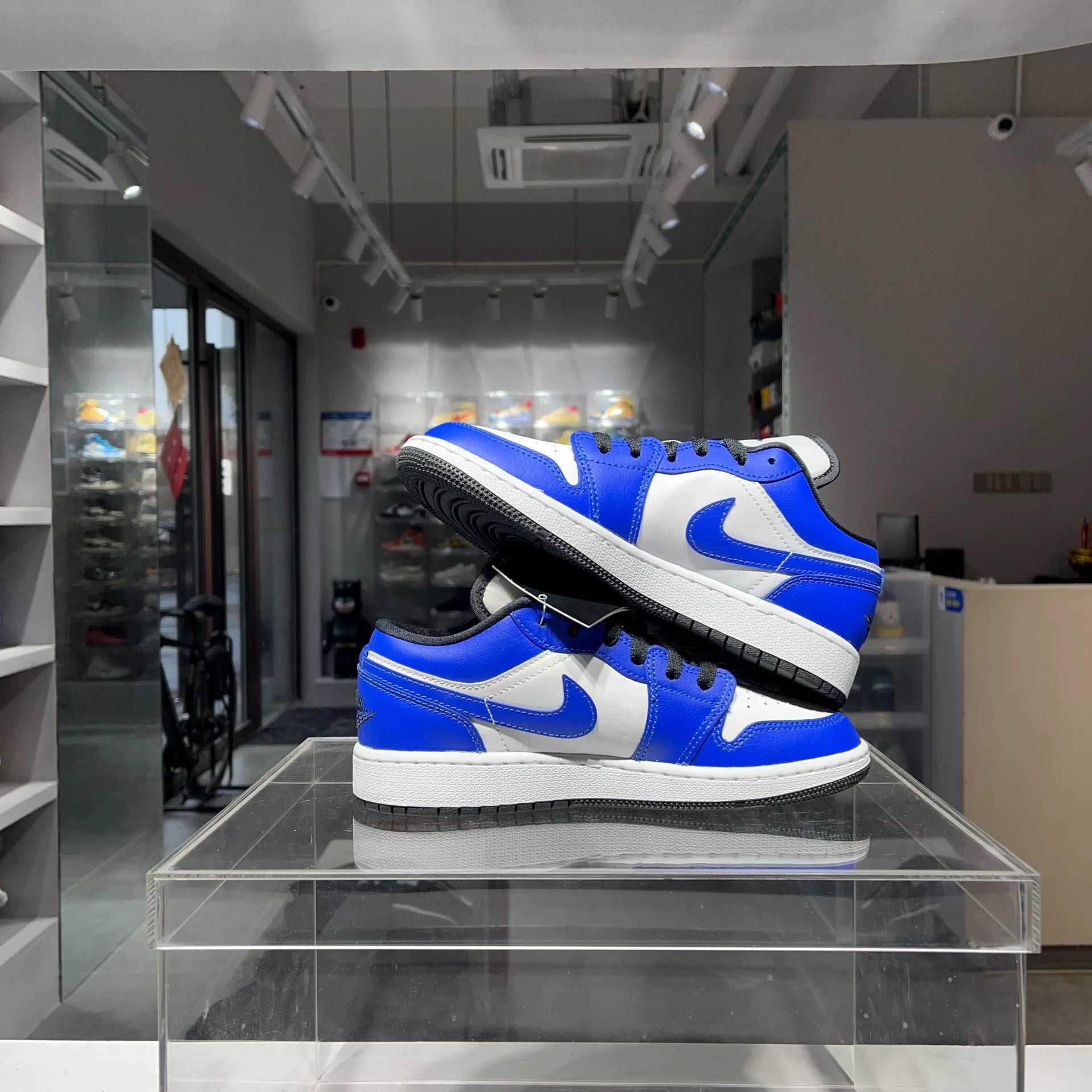 Nike Nike Blue Lowtop Sneakers 36 Men Size US 5 / EU 37 - 4 Thumbnail