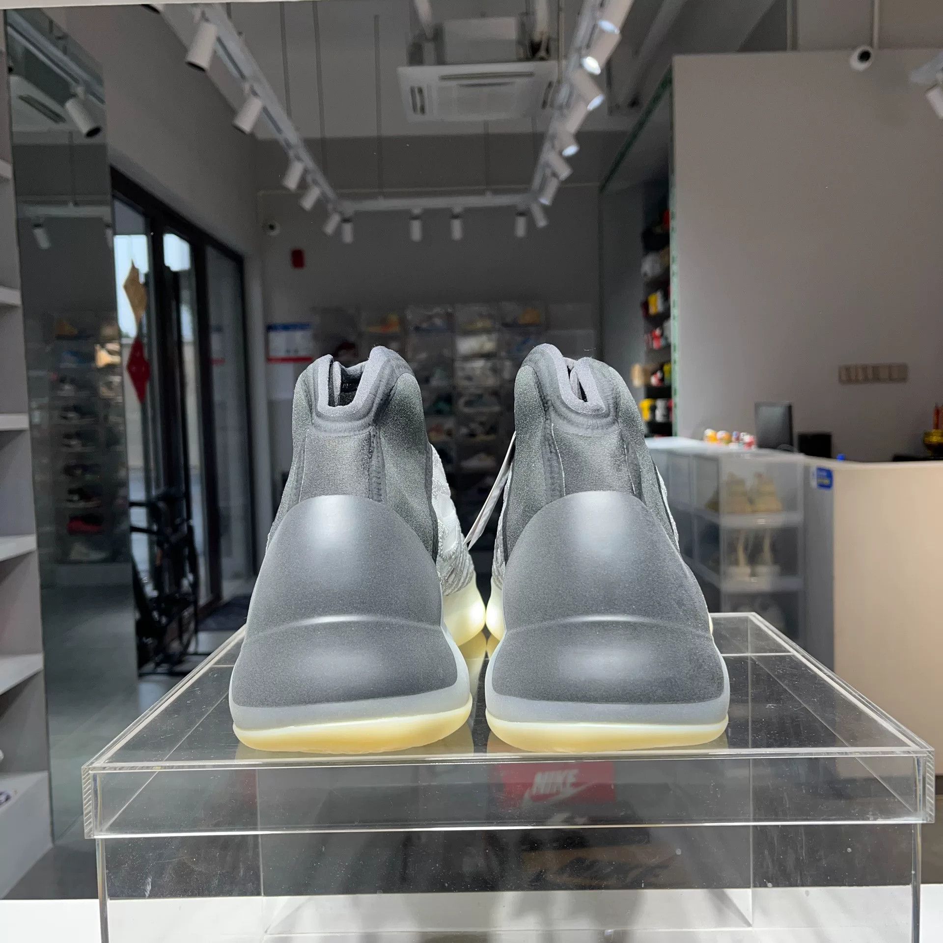 Yeezy Yeezy Basketball Gray Lowtop Sneakers 47 Men Size US 13 / EU 46 - 3 Thumbnail