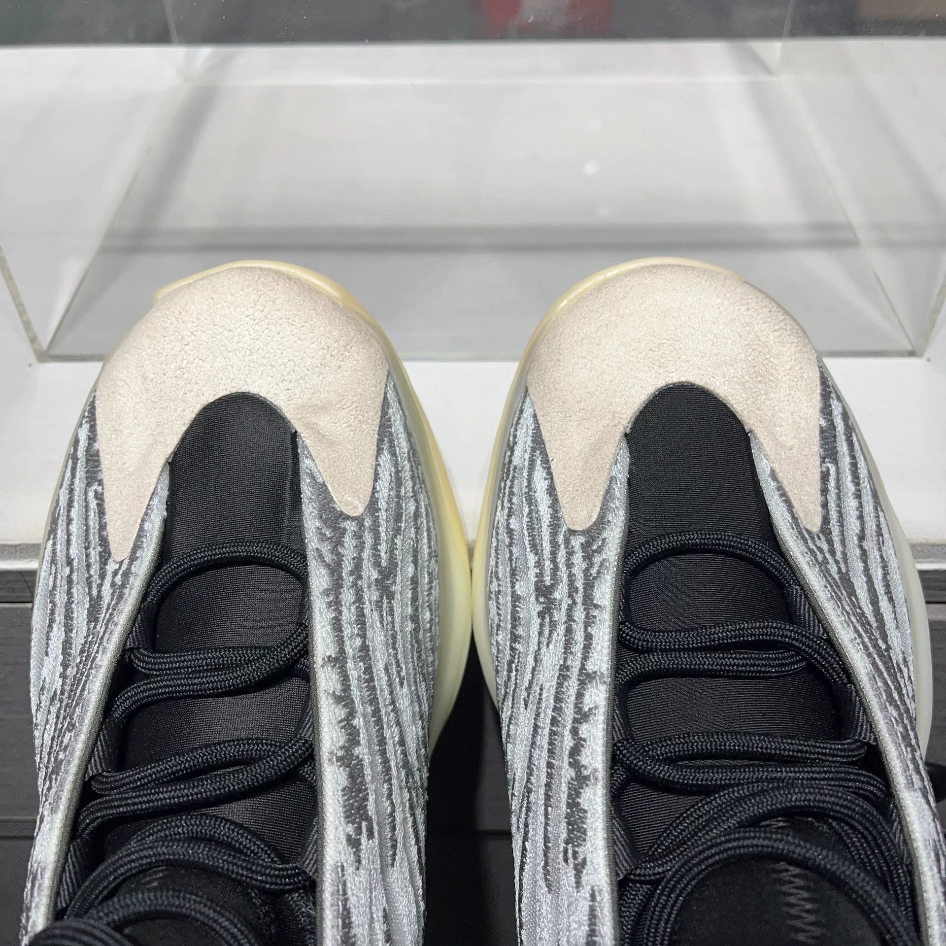 Yeezy Yeezy Basketball Gray Lowtop Sneakers 47 Men Size US 13 / EU 46 - 8 Thumbnail