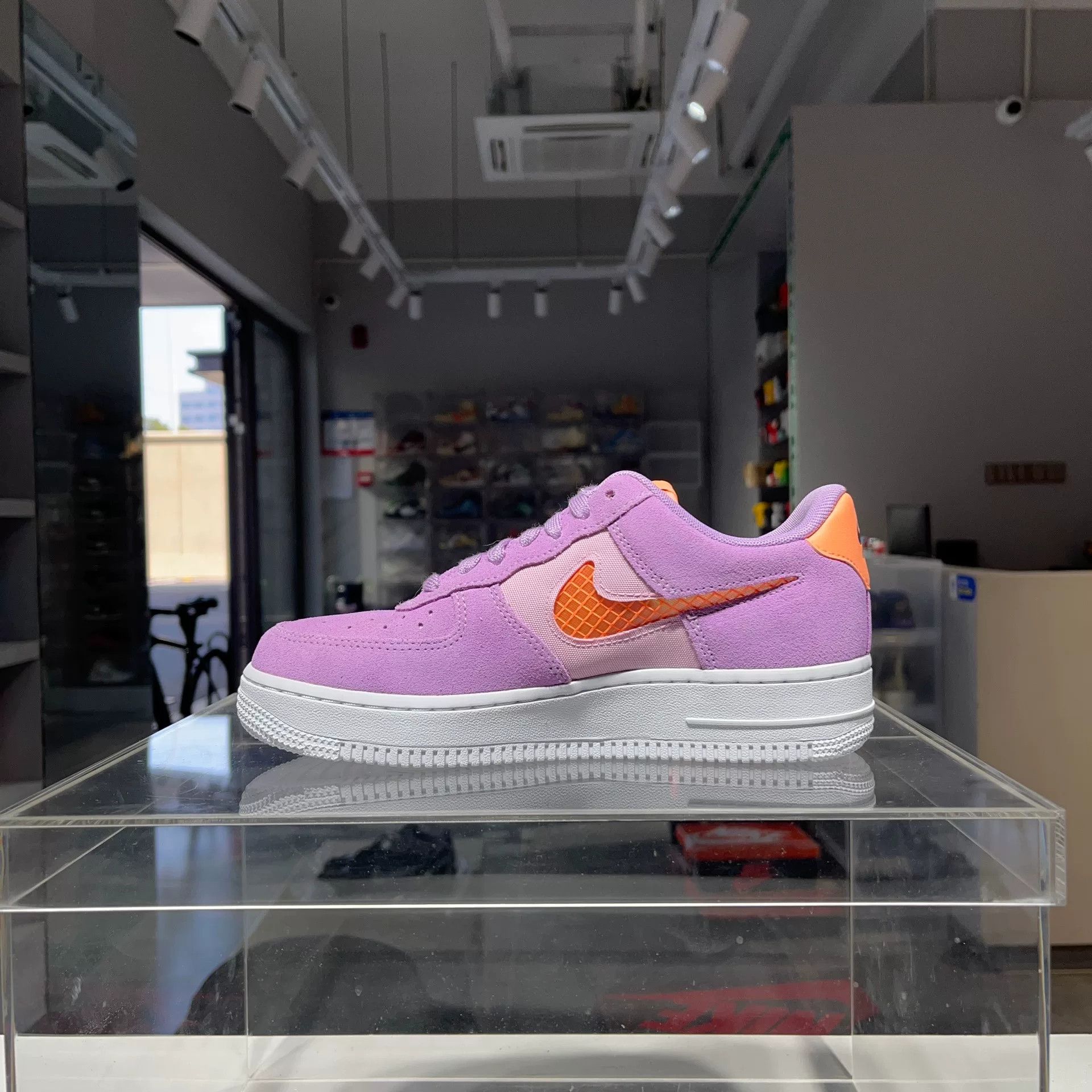 Nike Nike Purple Lowtop Sneakers 36 Men Size US 5 / EU 37 - 6 Thumbnail
