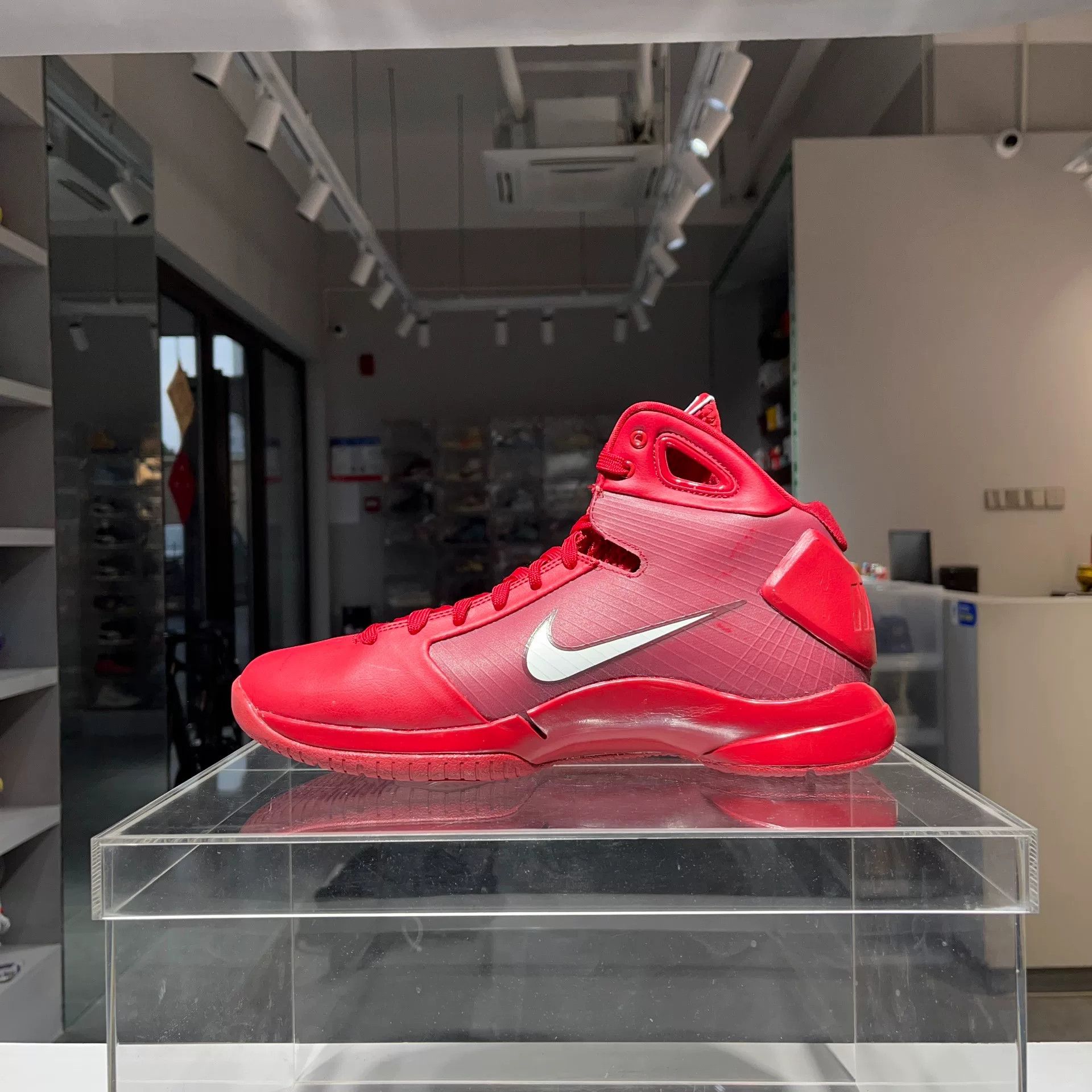 Nike Nike Red Lowtop Sneakers 44 Men Size US 10.5 / EU 43-44 - 6 Thumbnail