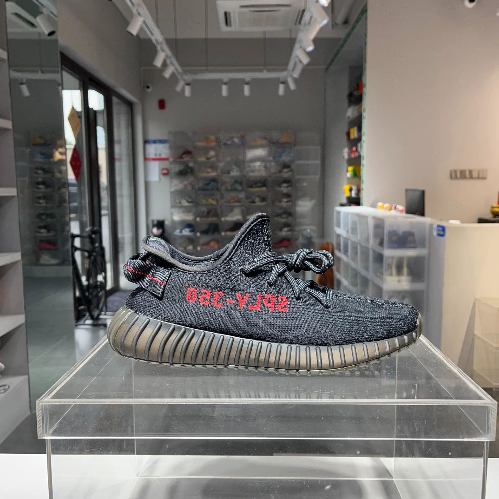 Yeezy Yeezy Black Lowtop Sneakers 41 Men Size US 8.5 / EU 41-42 - 3 Thumbnail